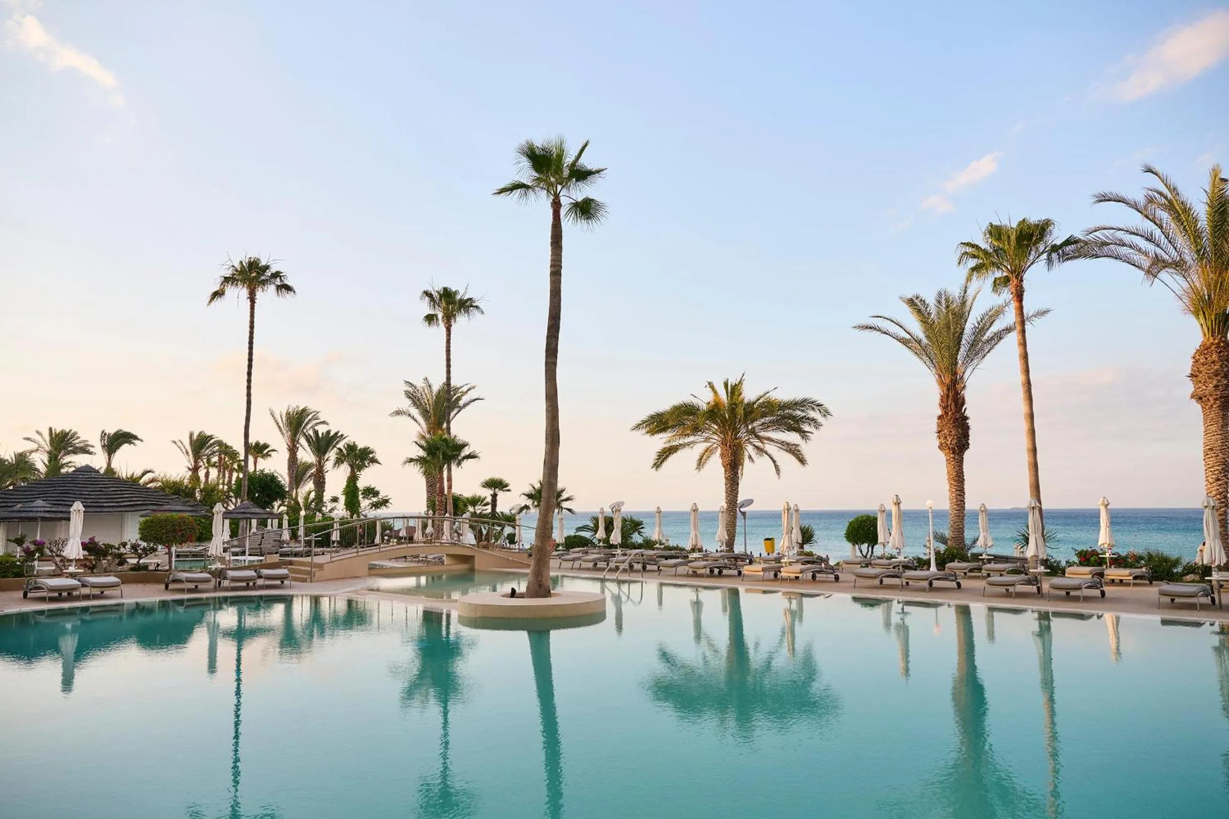 Swimming pool in Sunrise Beach Hotel
