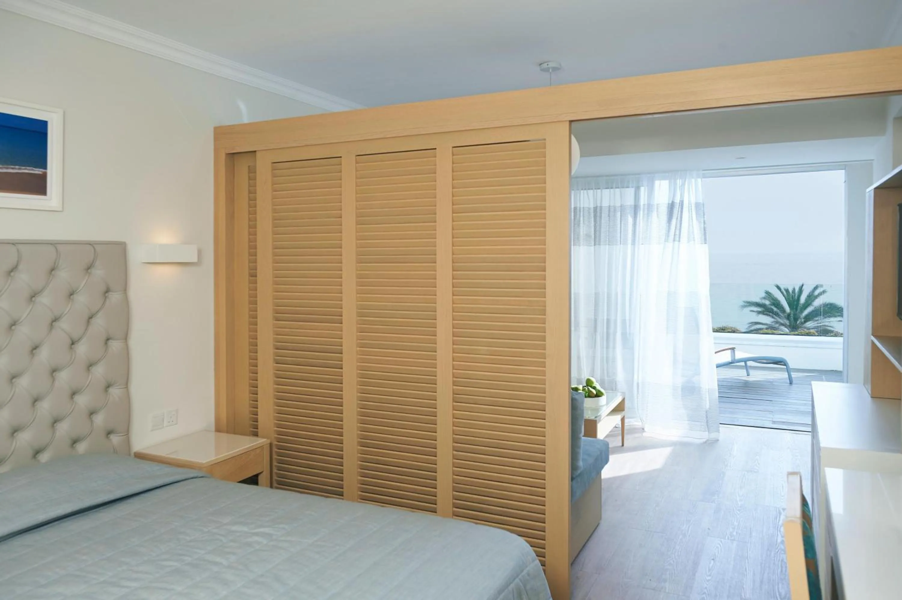 Photo of the whole room, Bed in Sunrise Beach Hotel