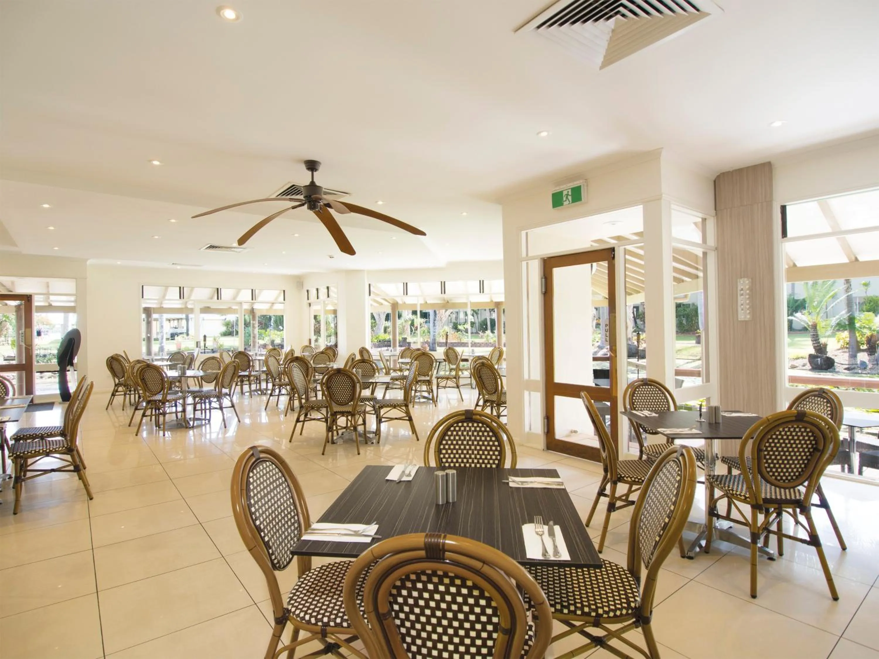 Restaurant/places to eat in Oaks Sunshine Coast Oasis Resort