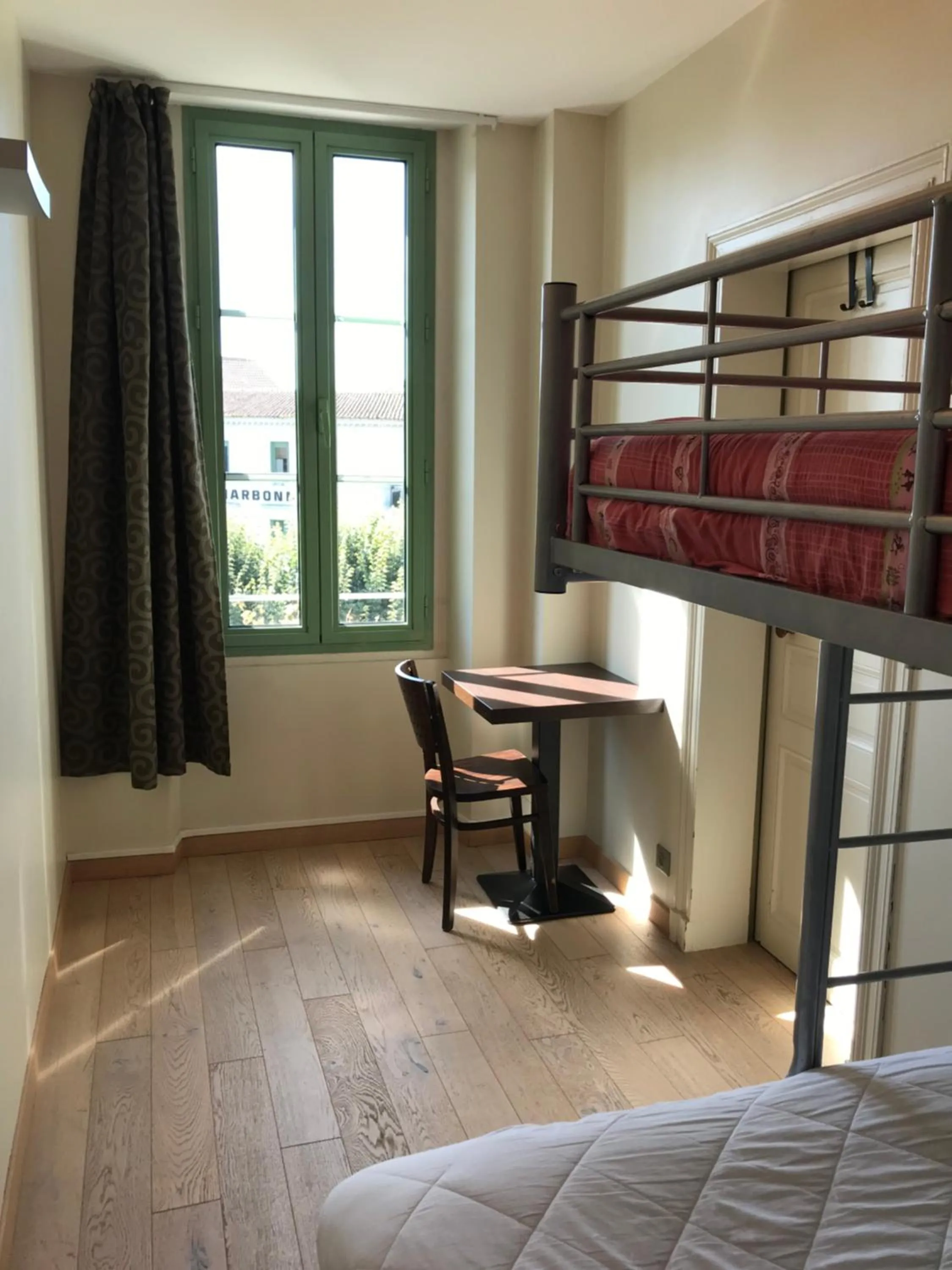 bunk bed, Bed in Le Coligny