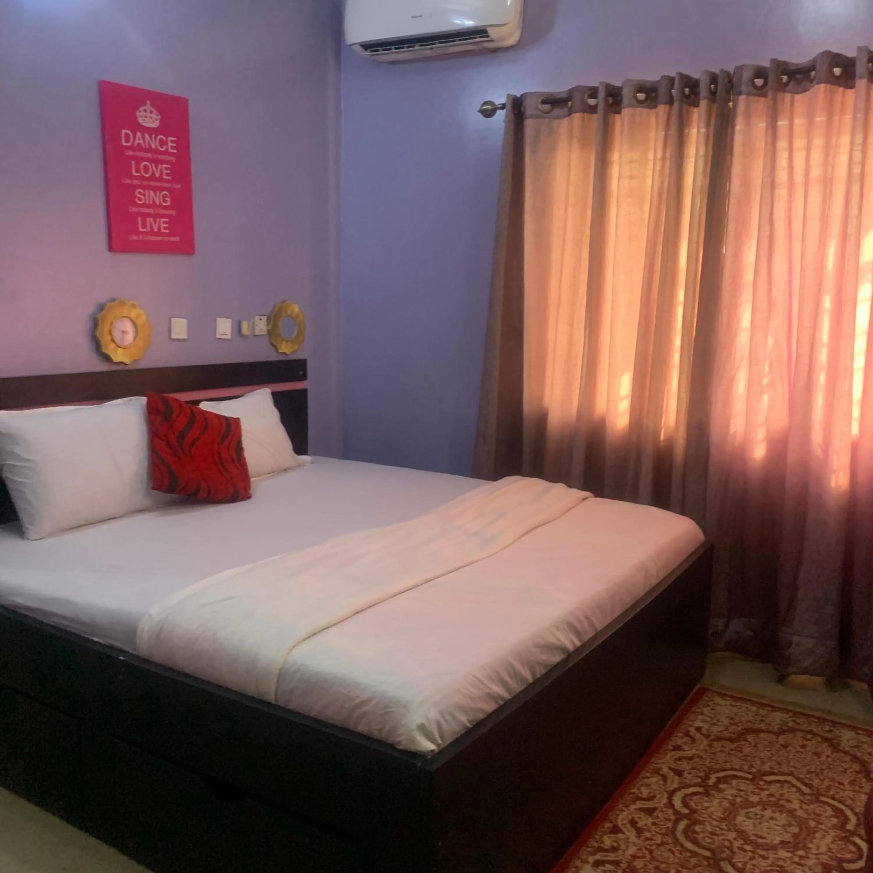 Bed in Health Plaza Abuja