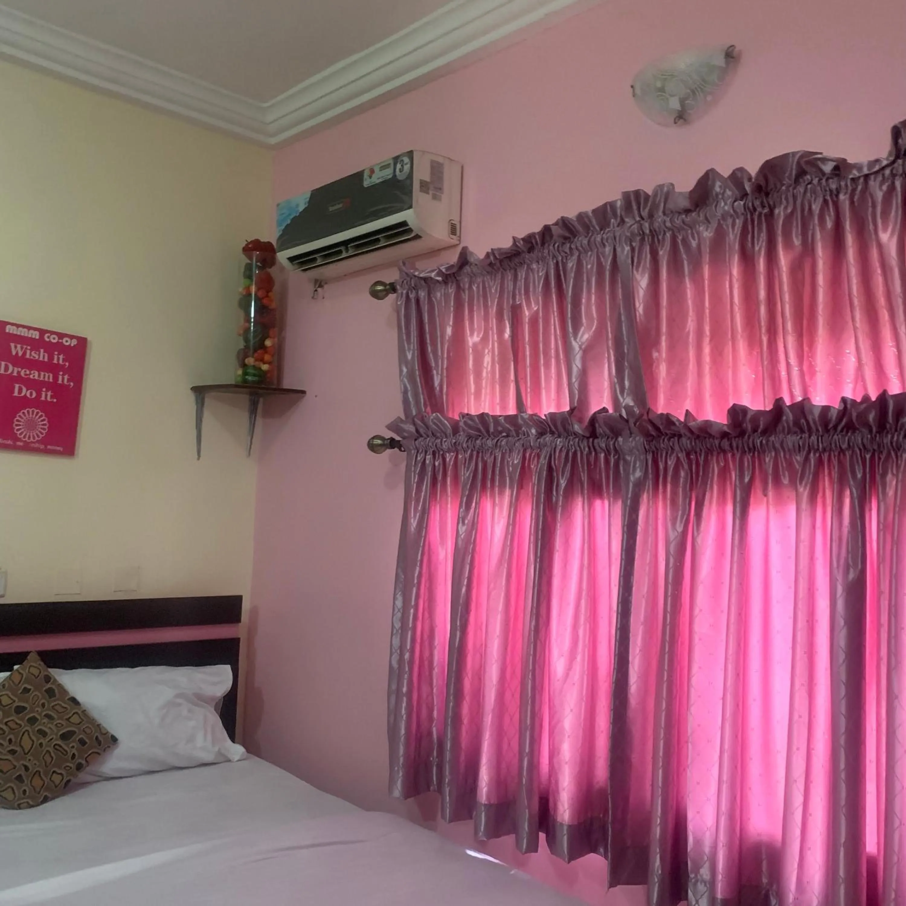 Bed in Health Plaza Abuja