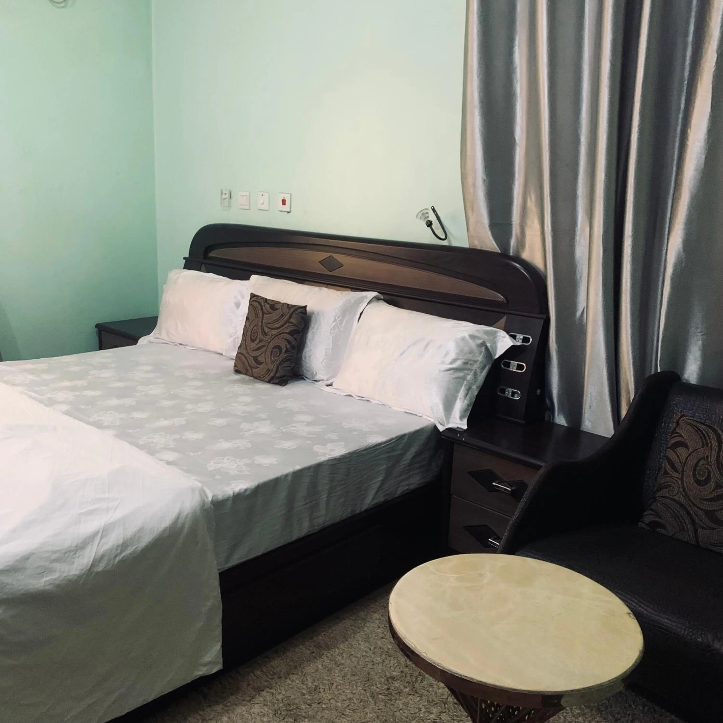 Bed in Health Plaza Abuja