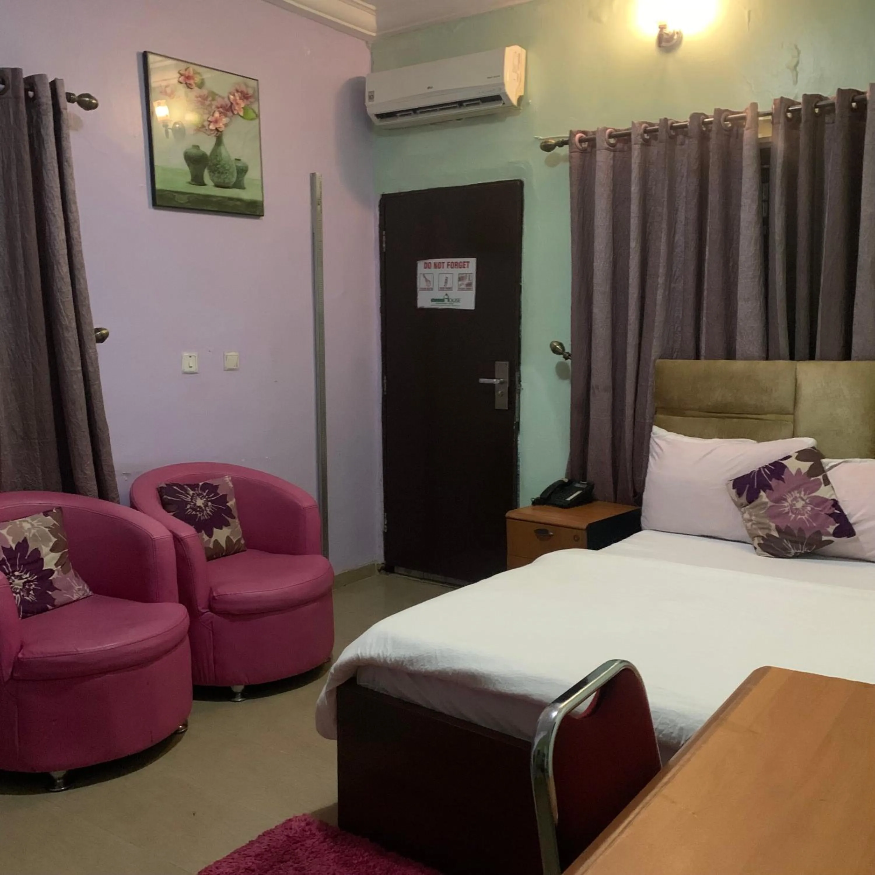 Bed in Health Plaza Abuja