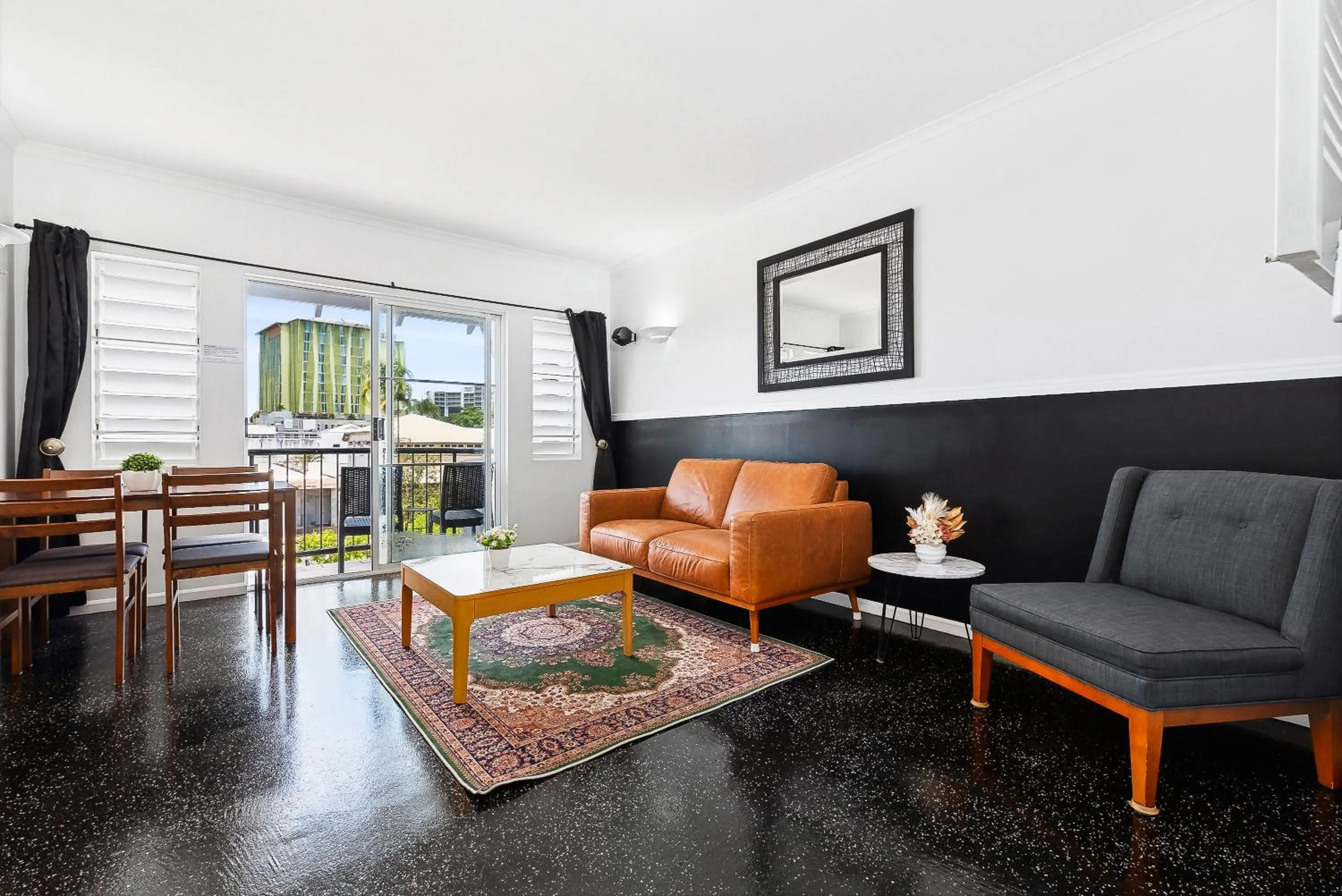 Living room in Villa Vaucluse Apartments