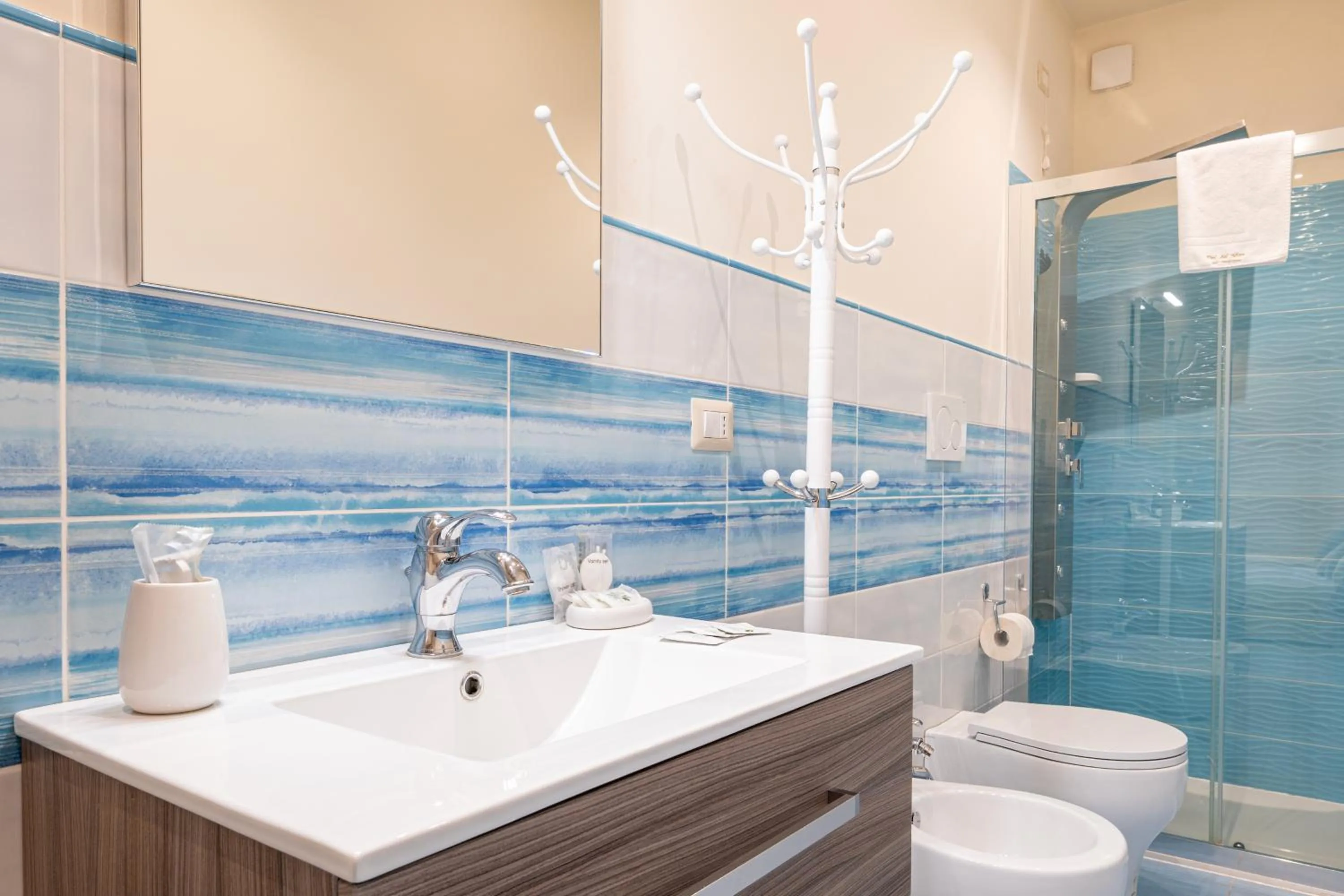 Shower in Dei del Mare Extra Luxury
