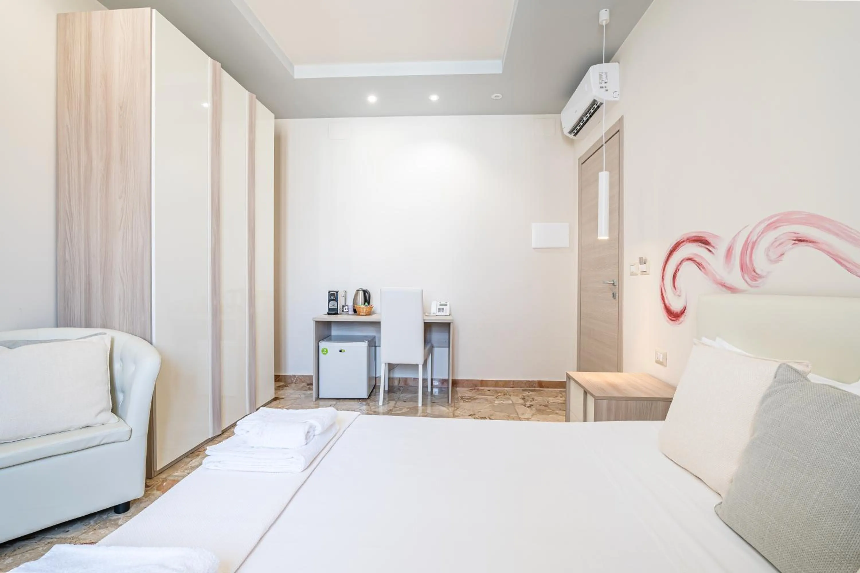 Photo of the whole room in Dei del Mare Extra Luxury