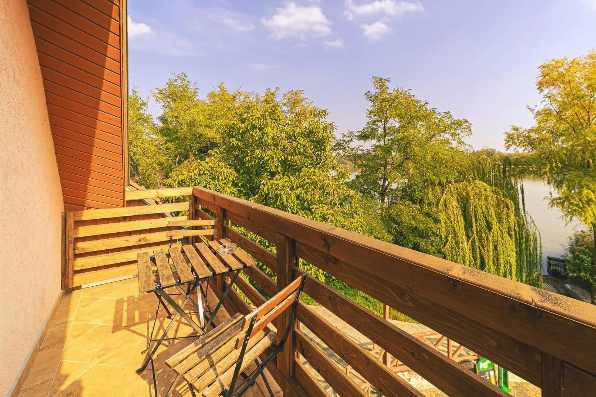 Deluxe Double or Twin Room with River View - single occupancy in Mártoni Resort & Restaurant Deluxe Double or Twin Room with River View - single occupancy in Mártoni Resort & Restaurant