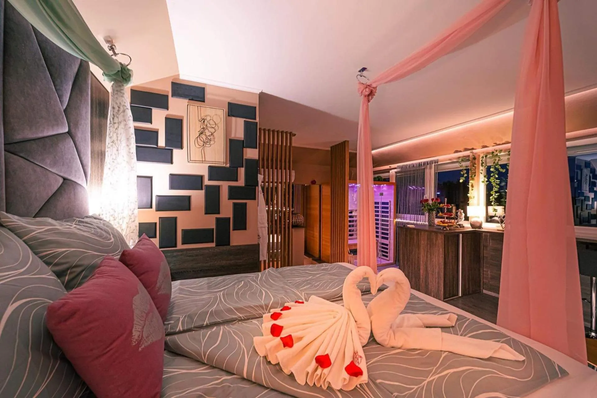 Bed in Mártoni Resort & Restaurant