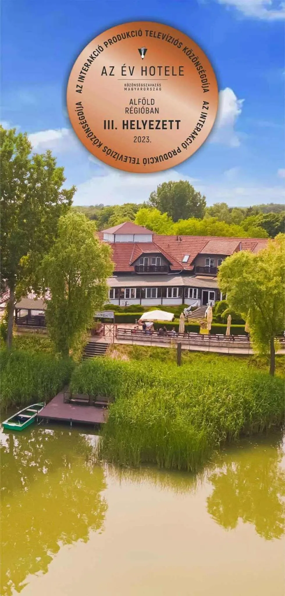 Property building in Mártoni Resort & Restaurant