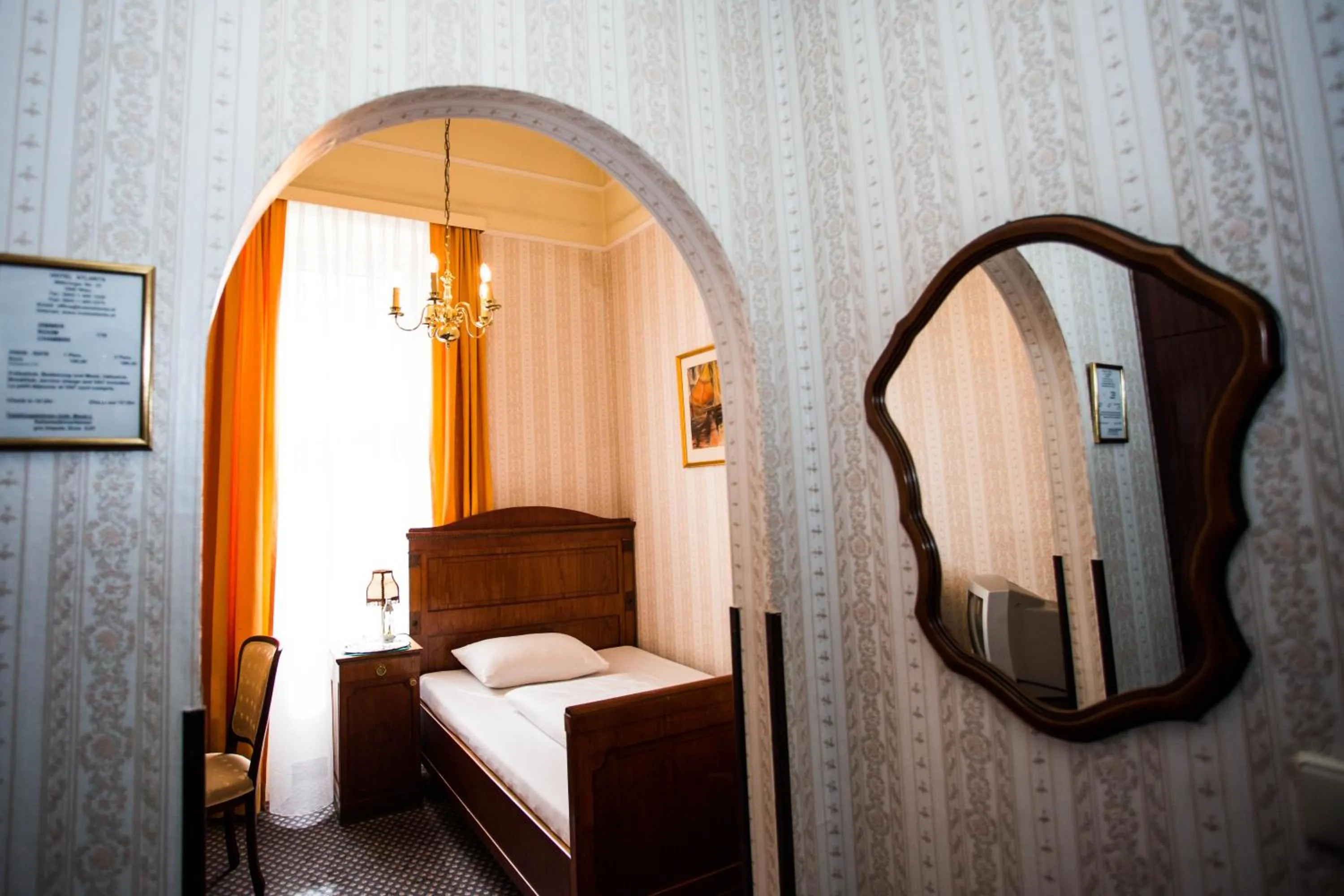 Photo of the whole room, Bed in Hotel Atlanta