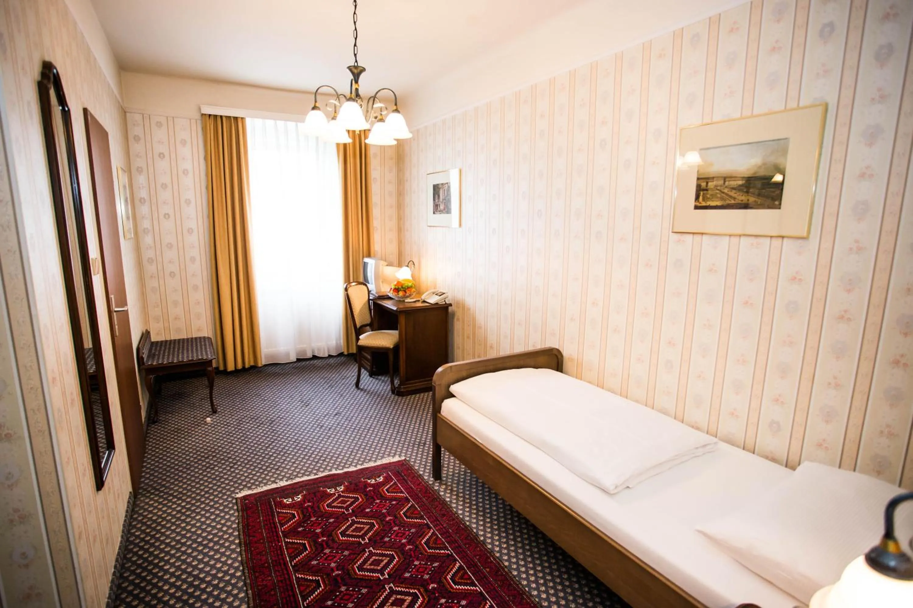 Photo of the whole room, Bed in Hotel Atlanta