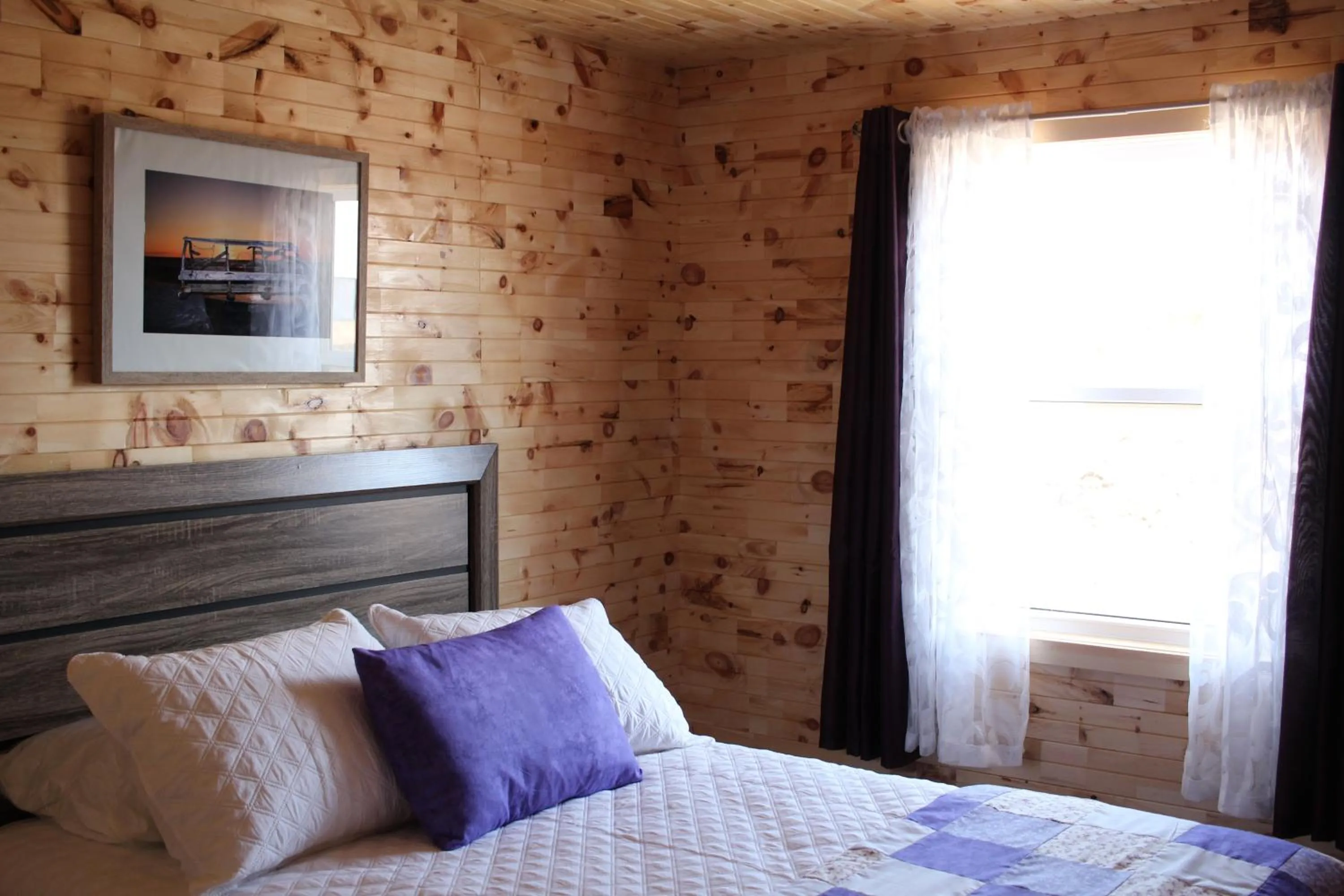 Bed in Raleigh Rooms & Taylor's Crafts