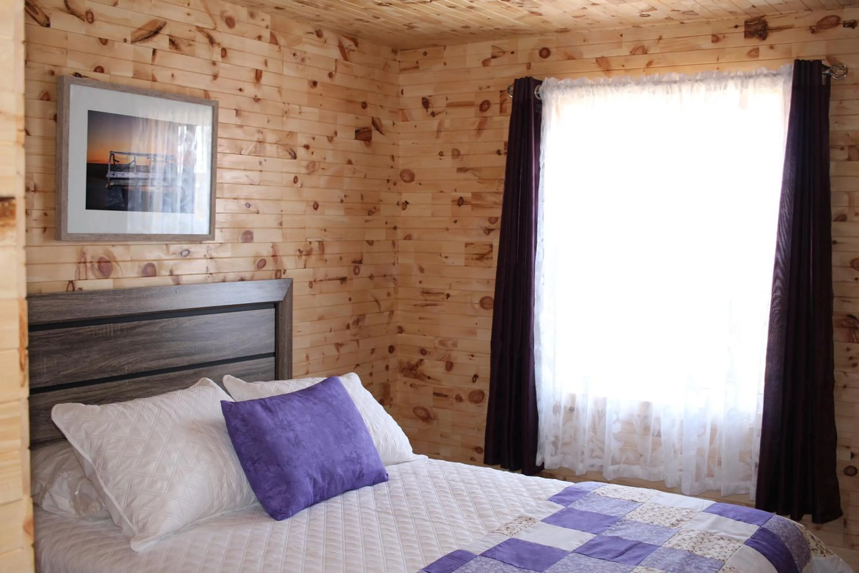 Bed in Raleigh Rooms & Taylor's Crafts