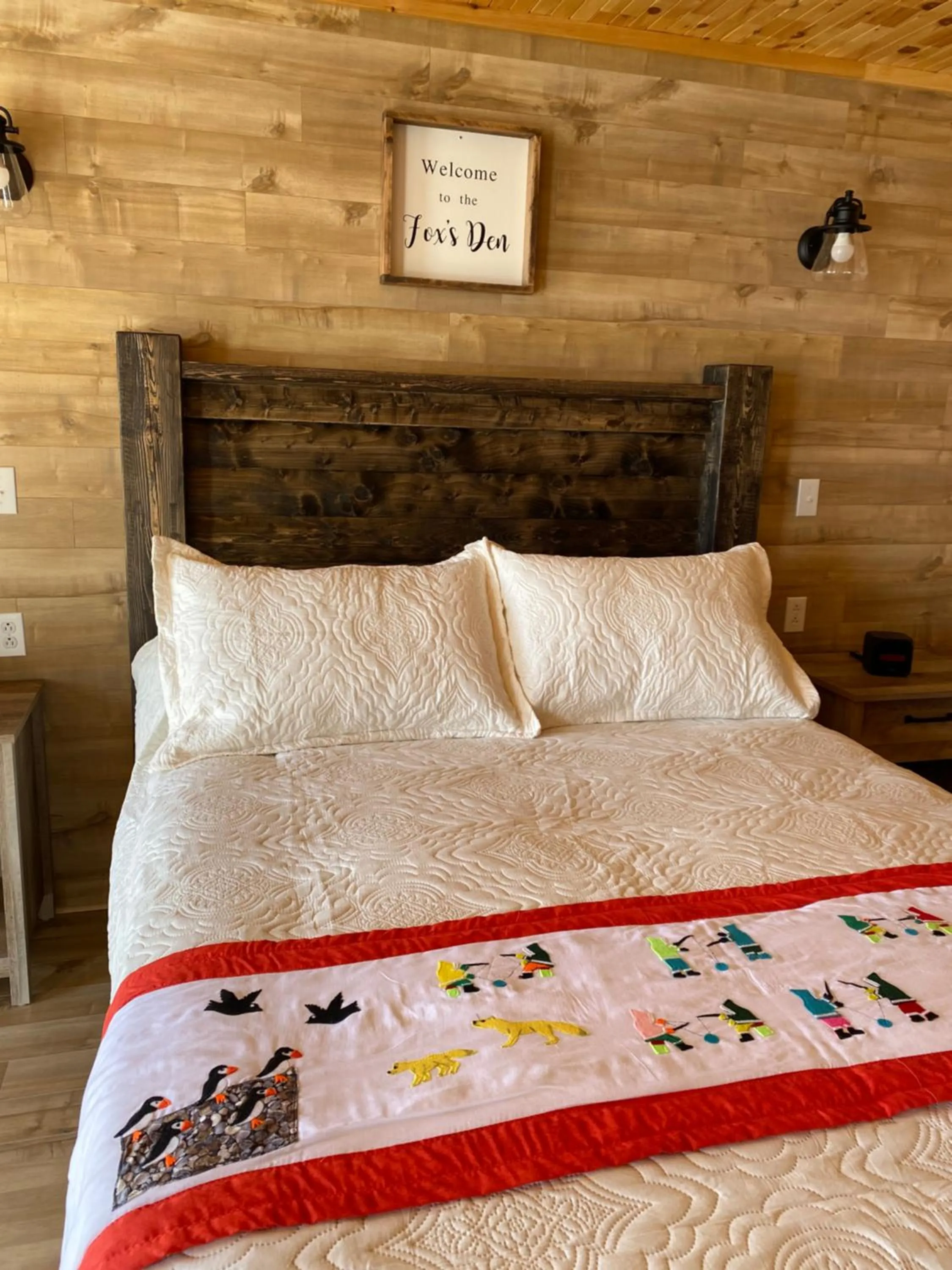 Bed in Raleigh Rooms & Taylor's Crafts