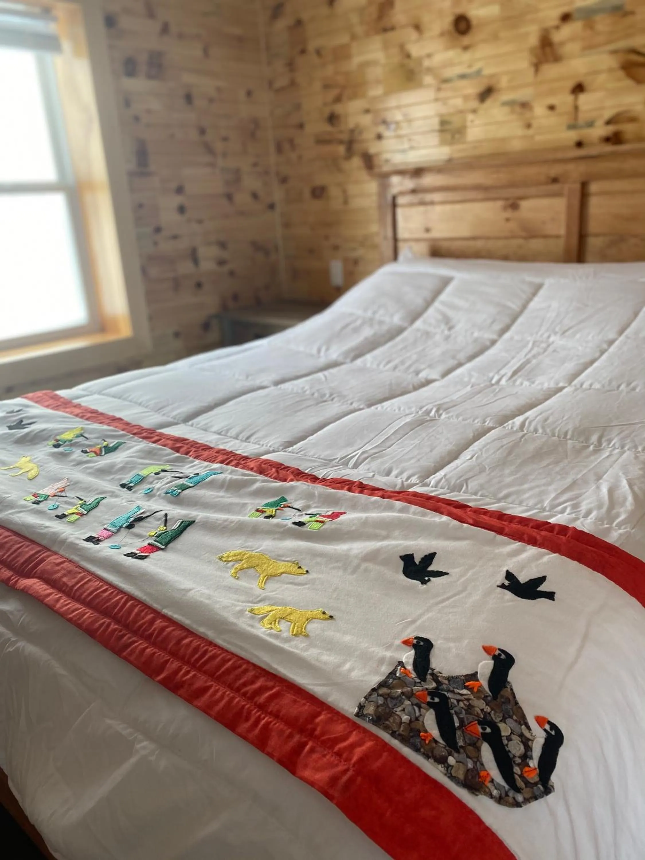 Bed in Raleigh Rooms & Taylor's Crafts