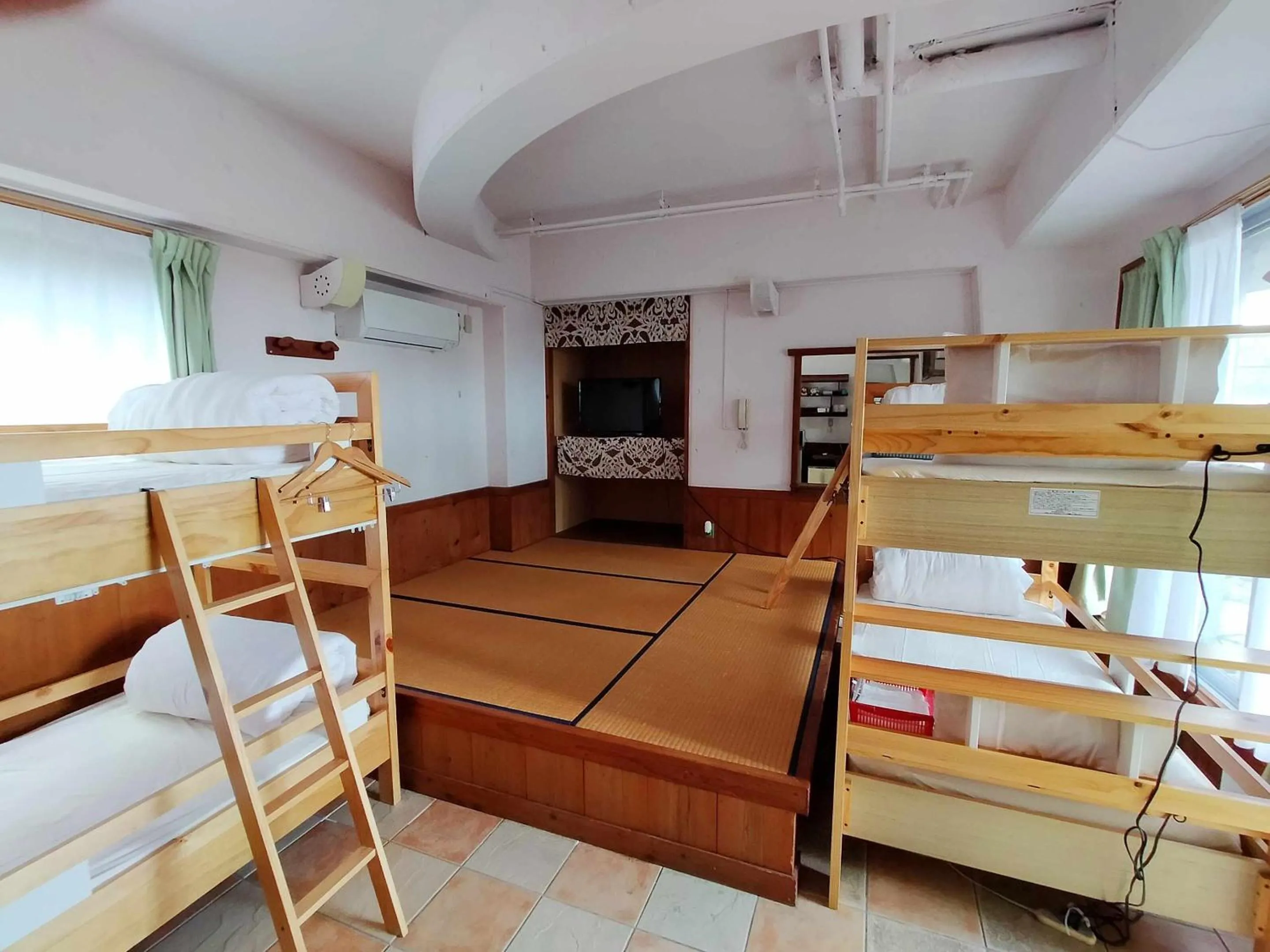 bunk bed, Bed in Buzz Resort