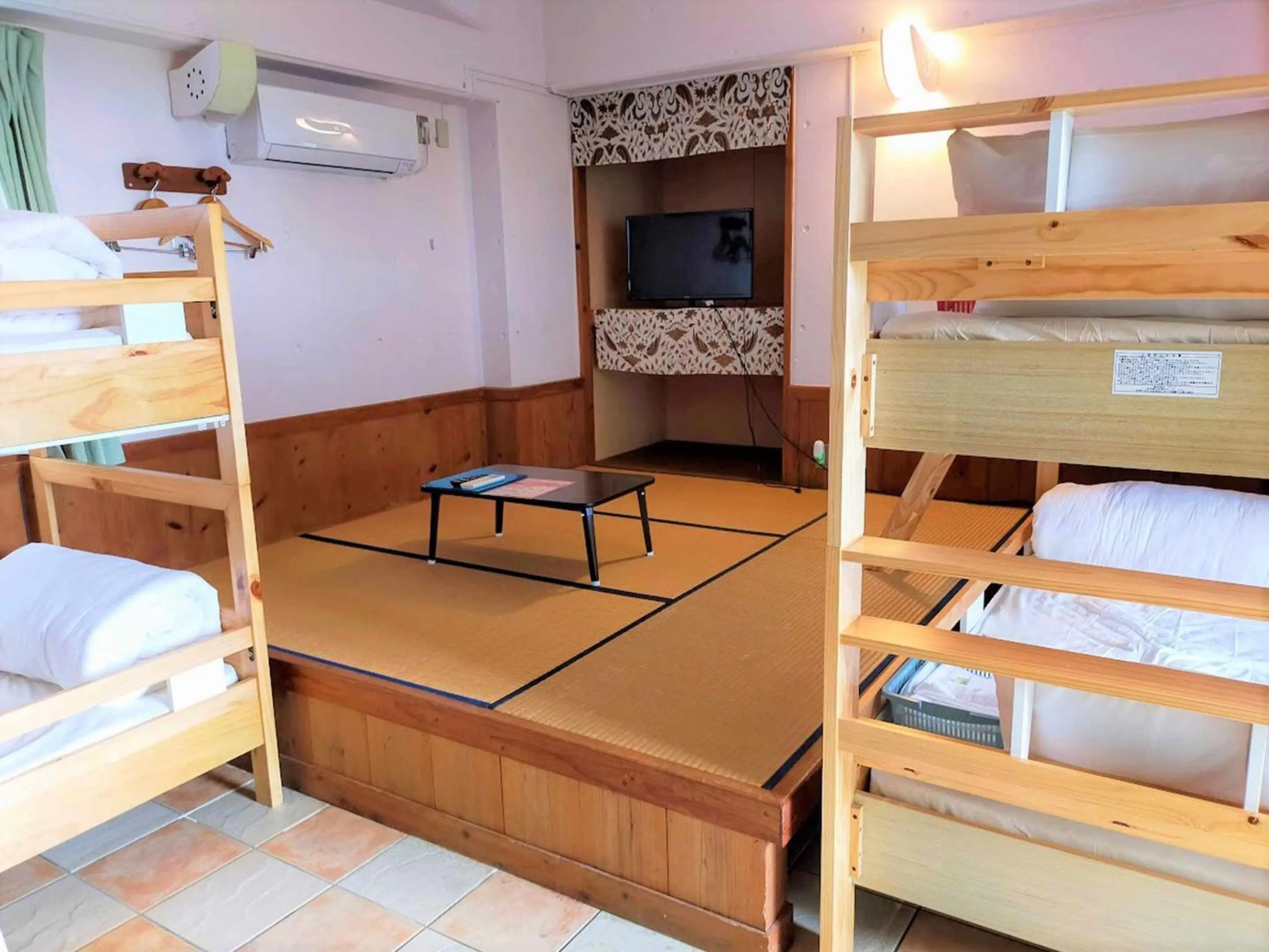 bunk bed, Bed in Buzz Resort