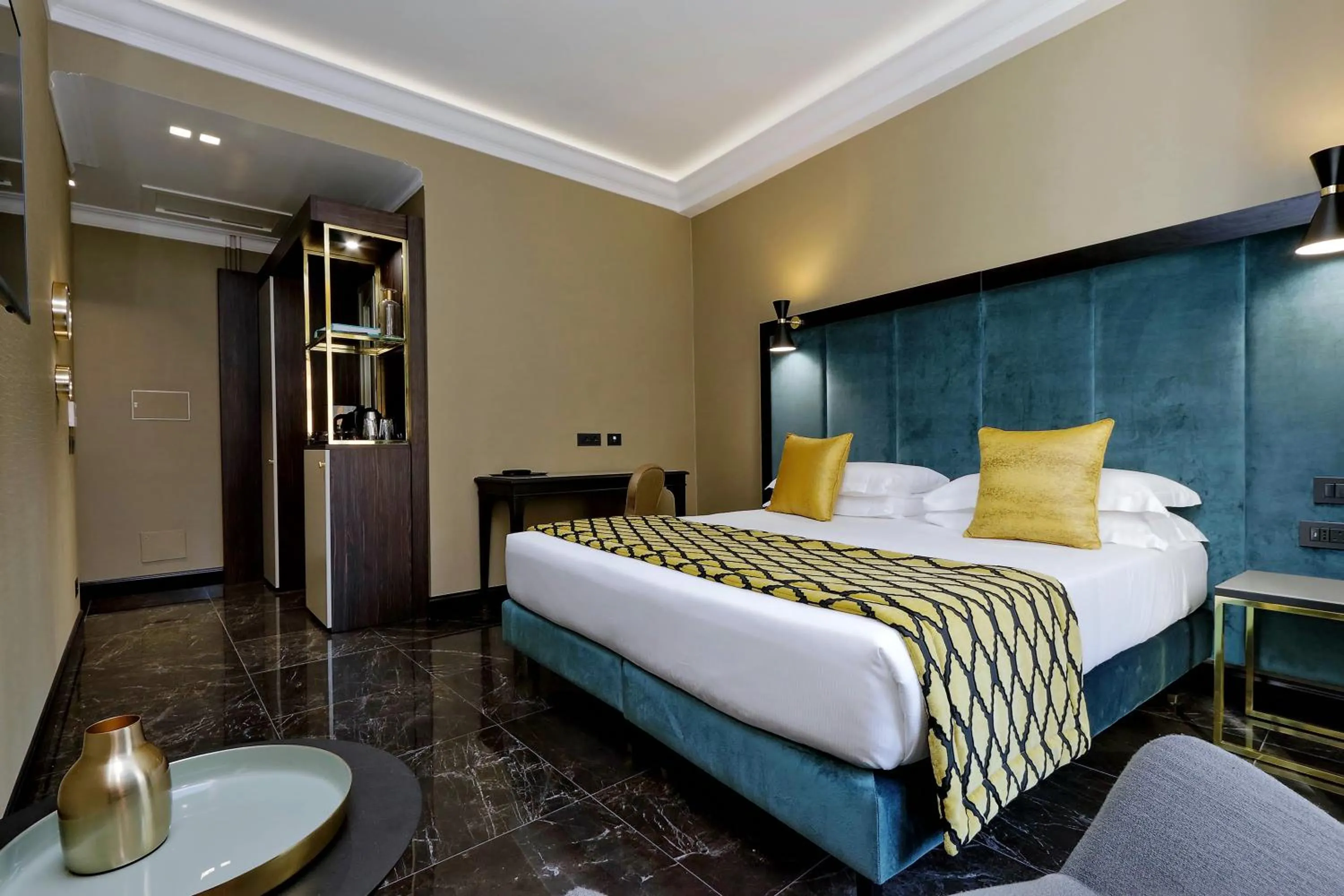 Bed in BQ House Colosseo Luxury Rooms