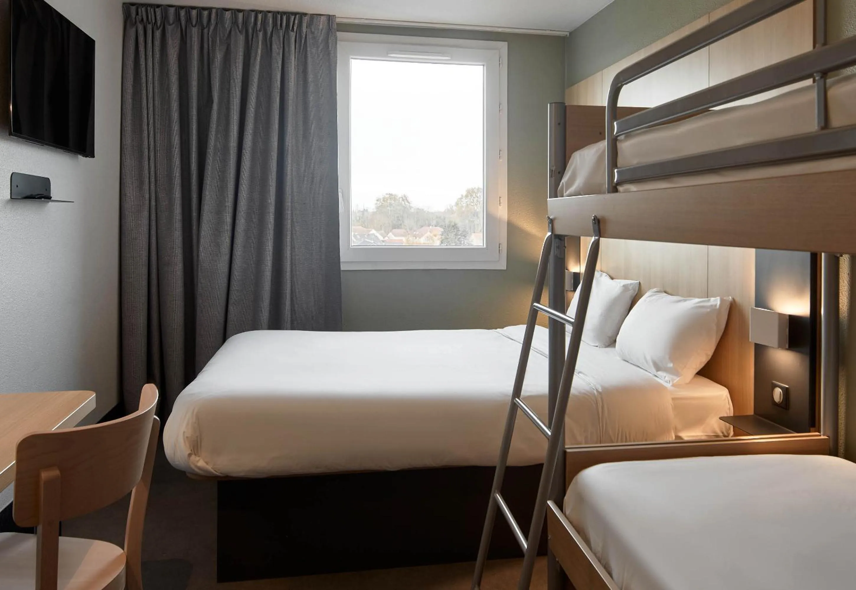 Bedroom, Bed in B&B HOTEL Paris Nord Gonesse Parc des Expos