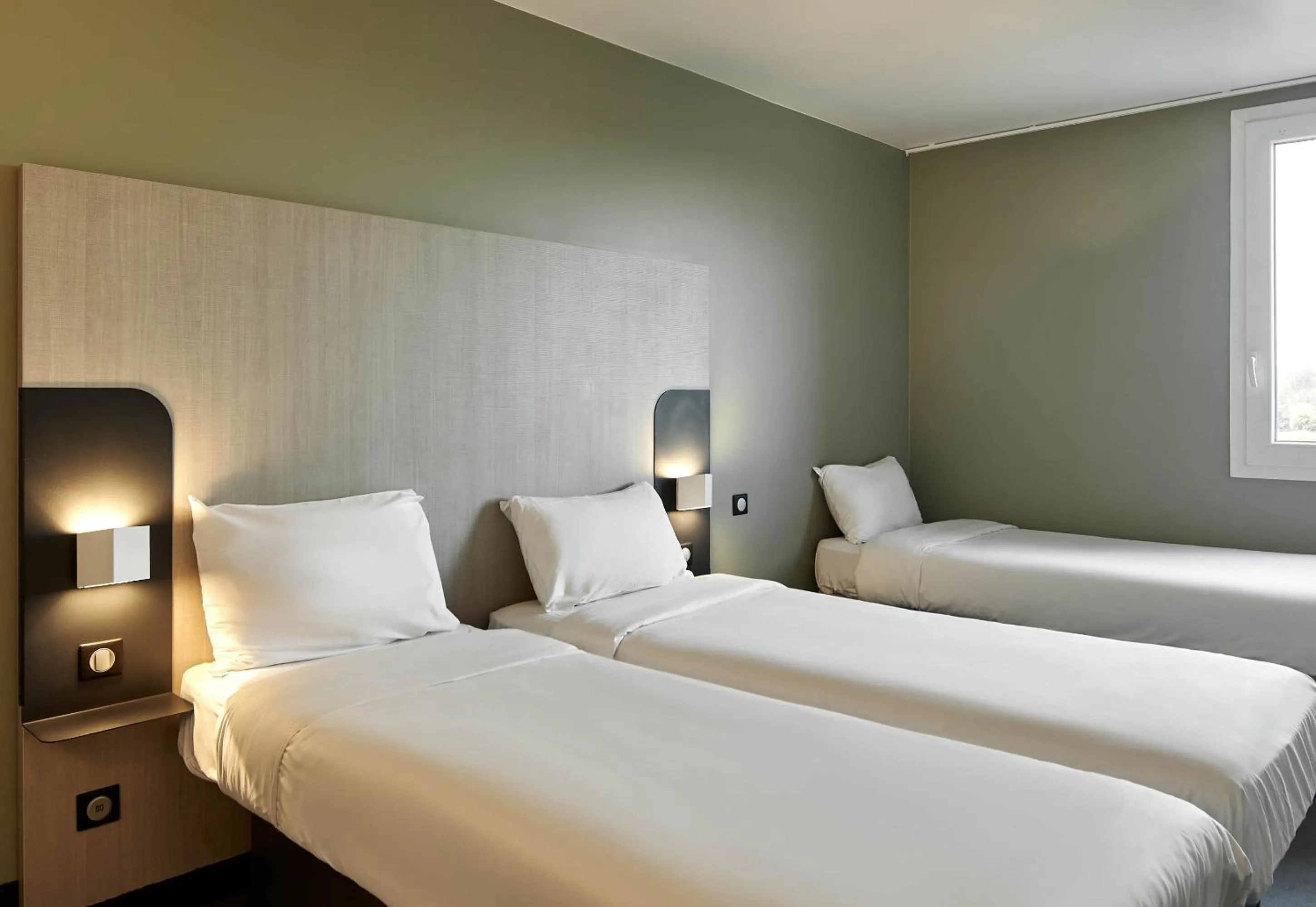 Bedroom, Bed in B&B HOTEL Paris Nord Gonesse Parc des Expos