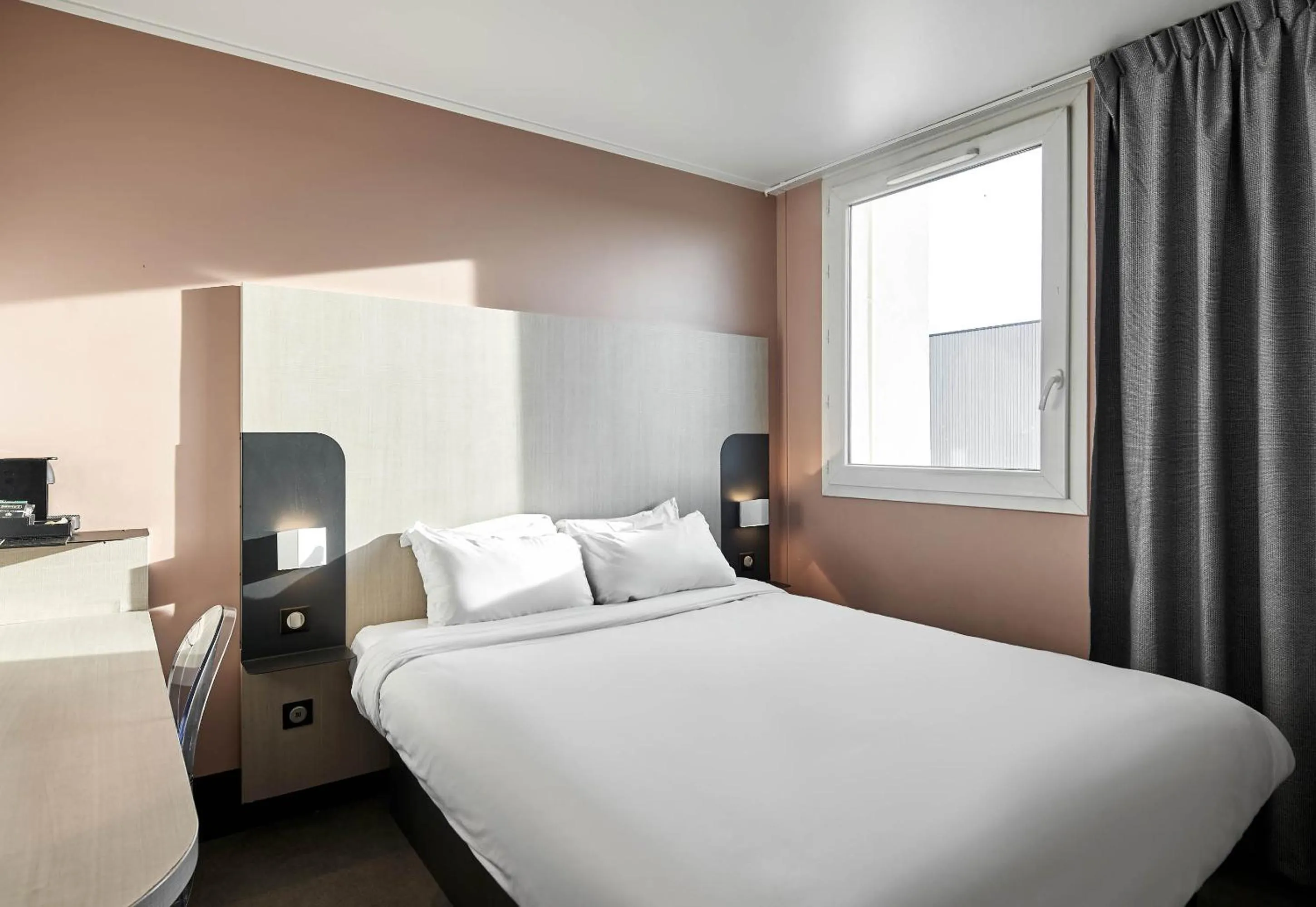 Bedroom, Bed in B&B HOTEL Paris Nord Gonesse Parc des Expos