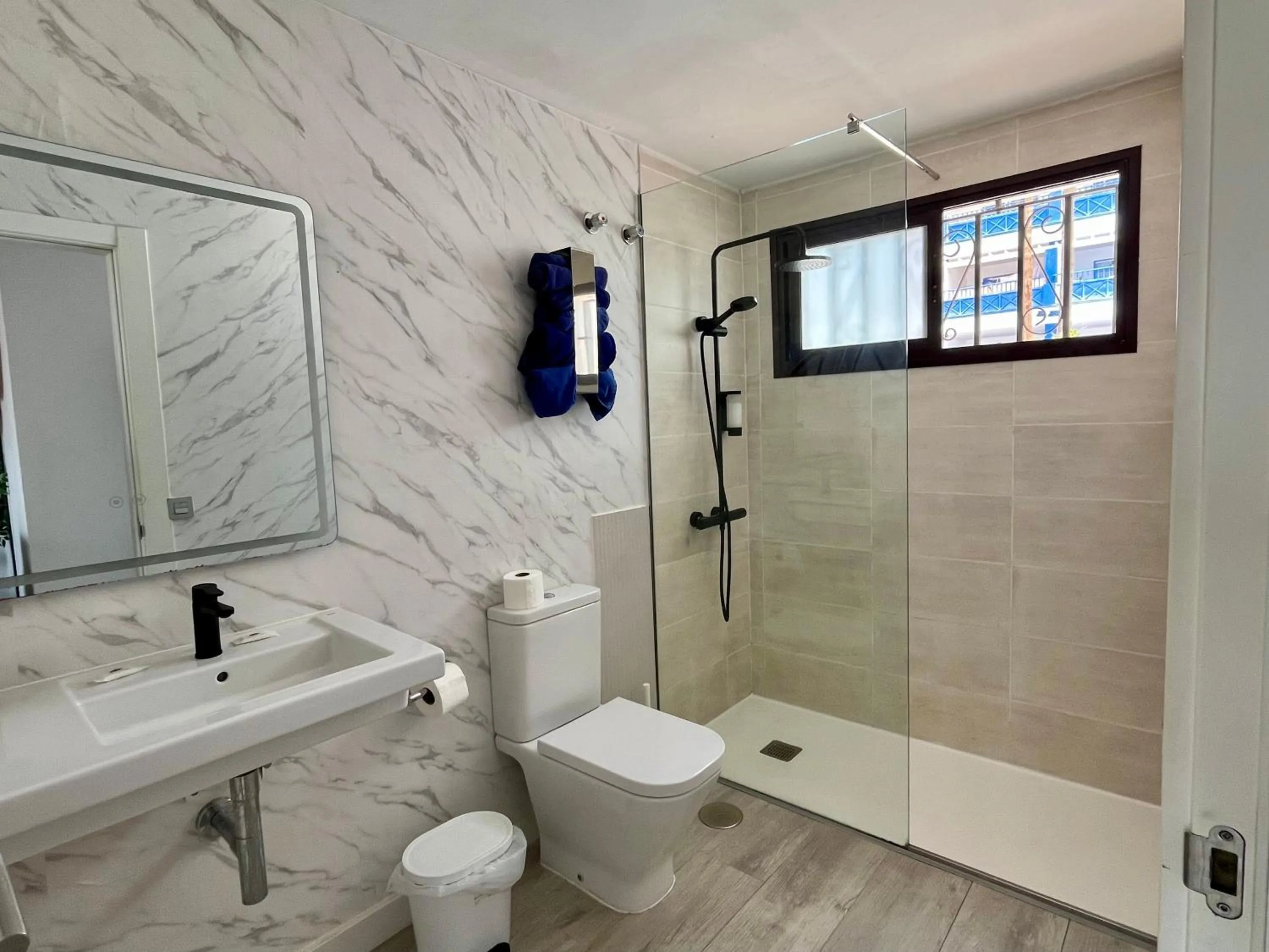 Bathroom in Rosamar Apartamentos