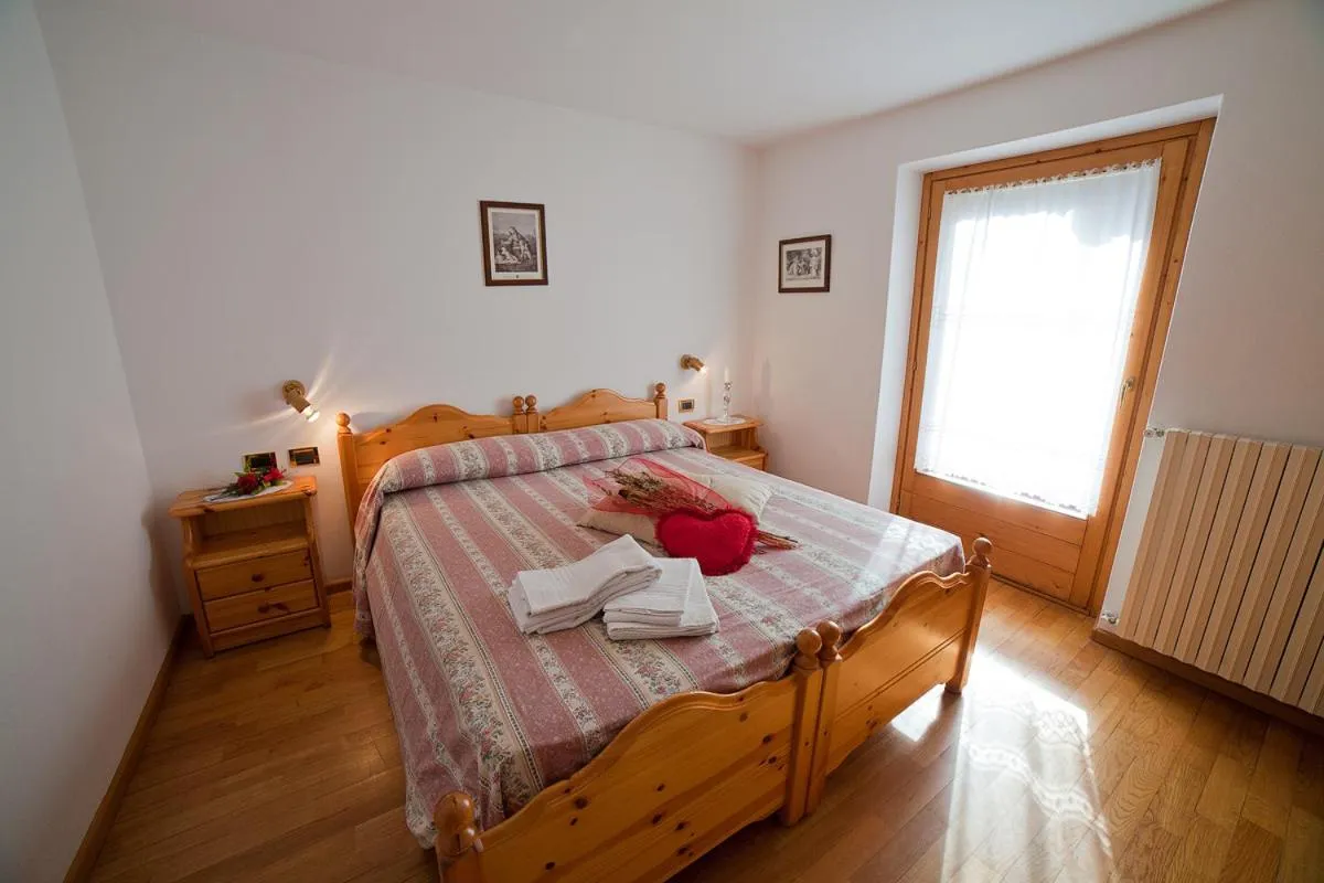 Bedroom, Bed in Chalet Bucaneve