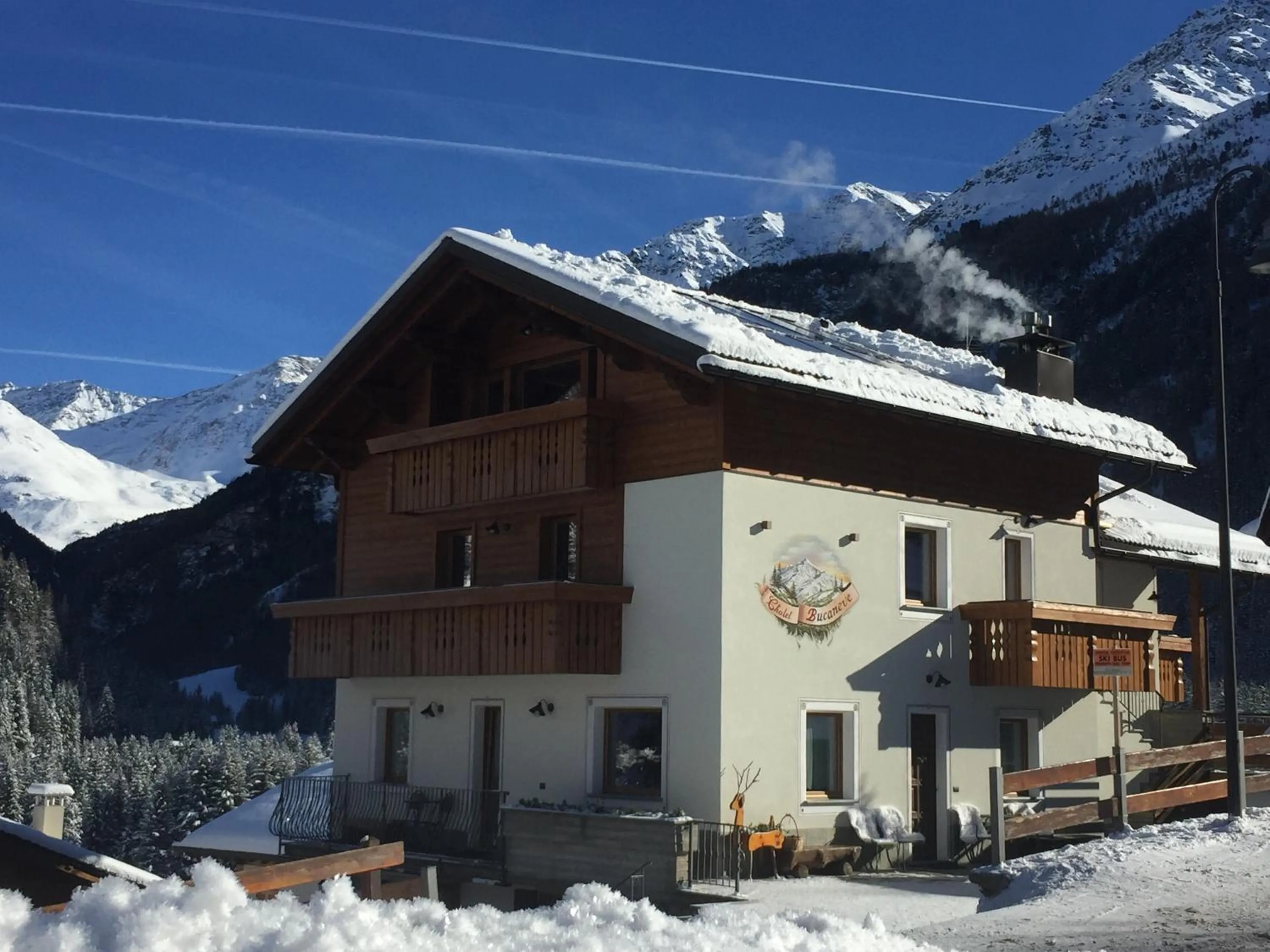 Property building in Chalet Bucaneve