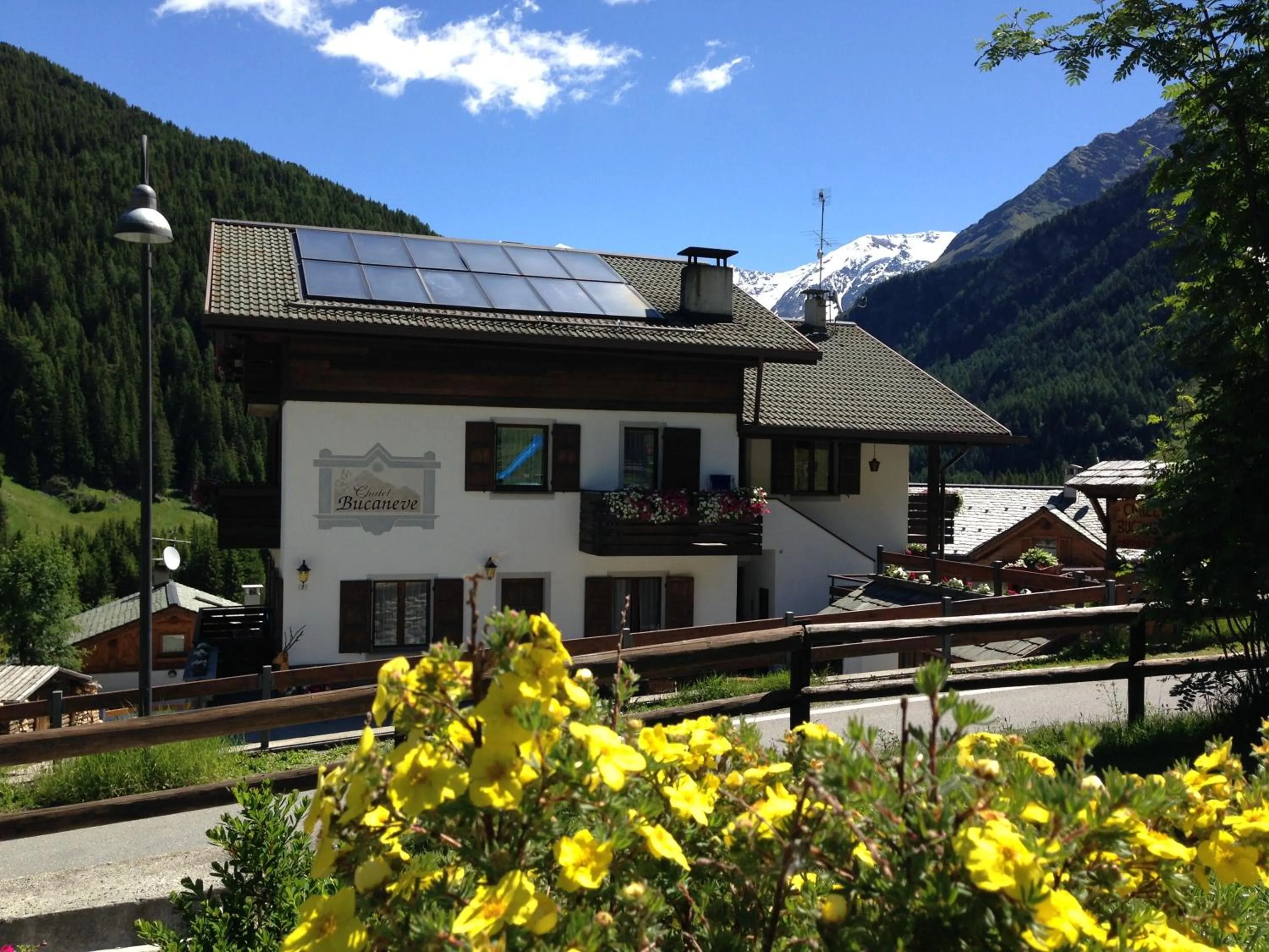 Property building in Chalet Bucaneve