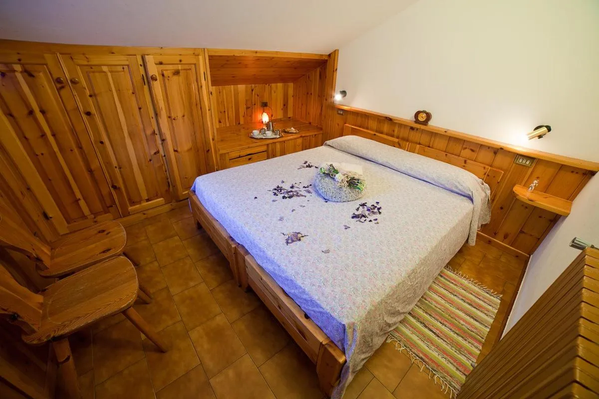 Bed in Chalet Bucaneve