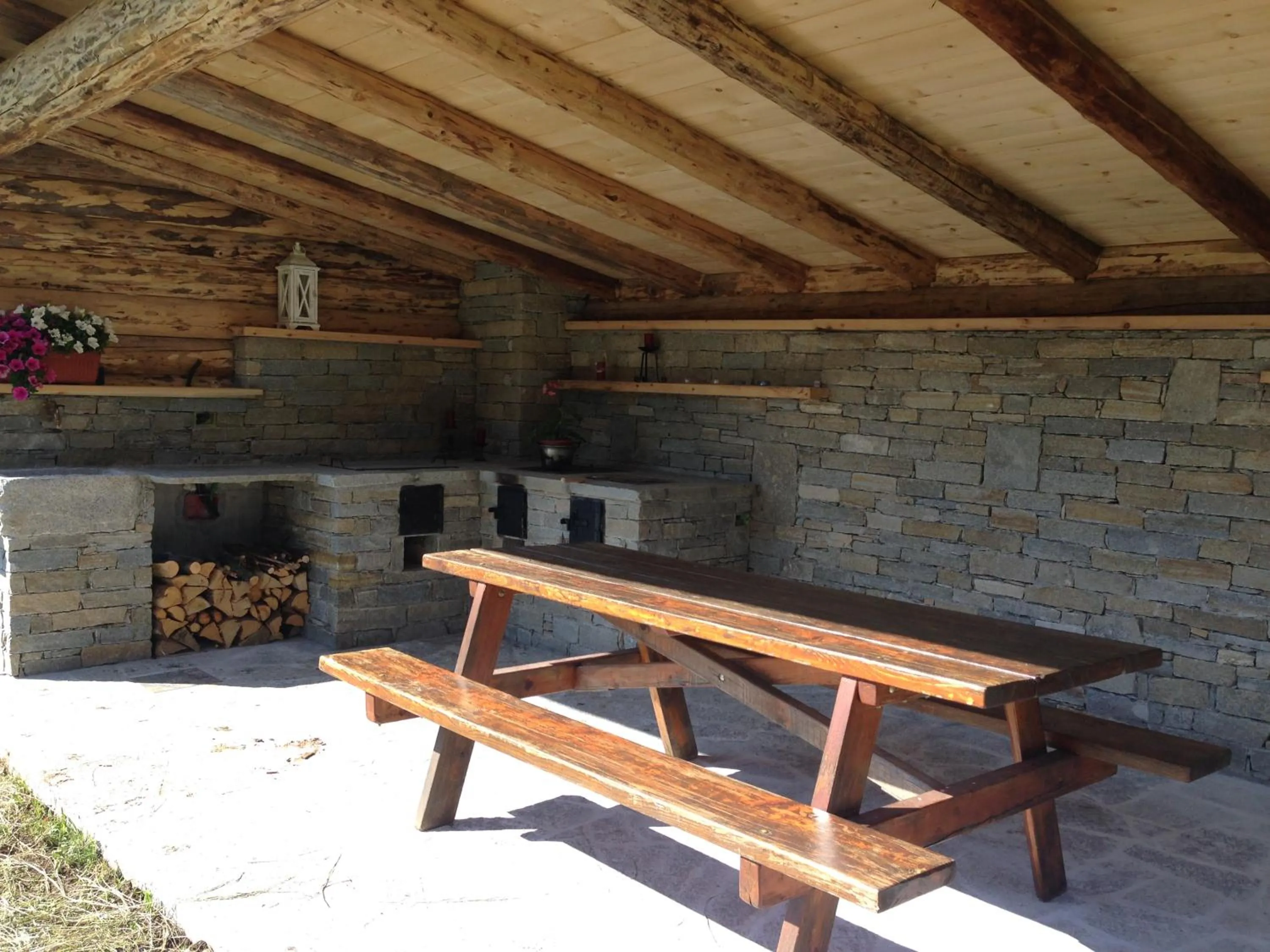 BBQ facilities in Chalet Bucaneve