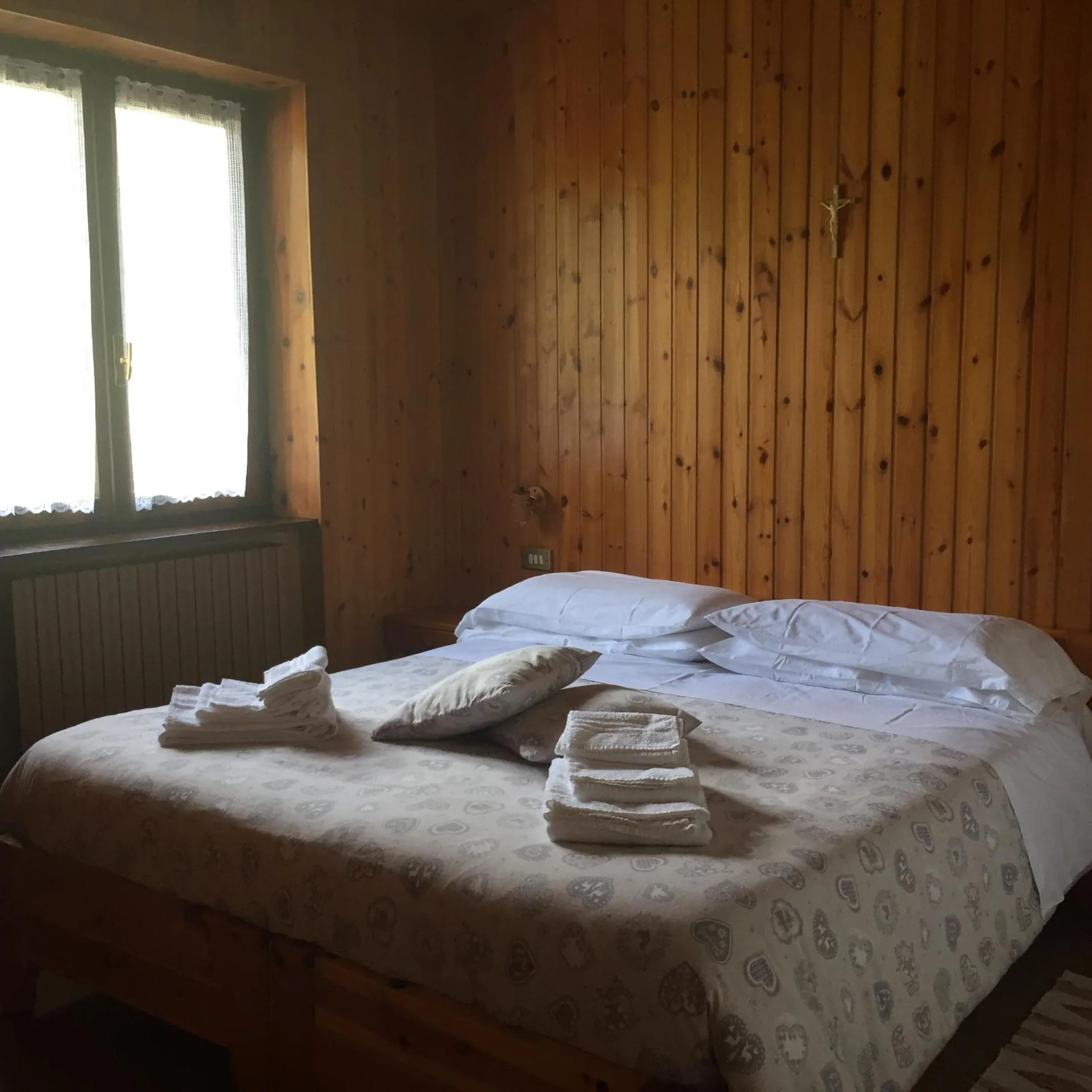 Bedroom, Bed in Chalet Bucaneve