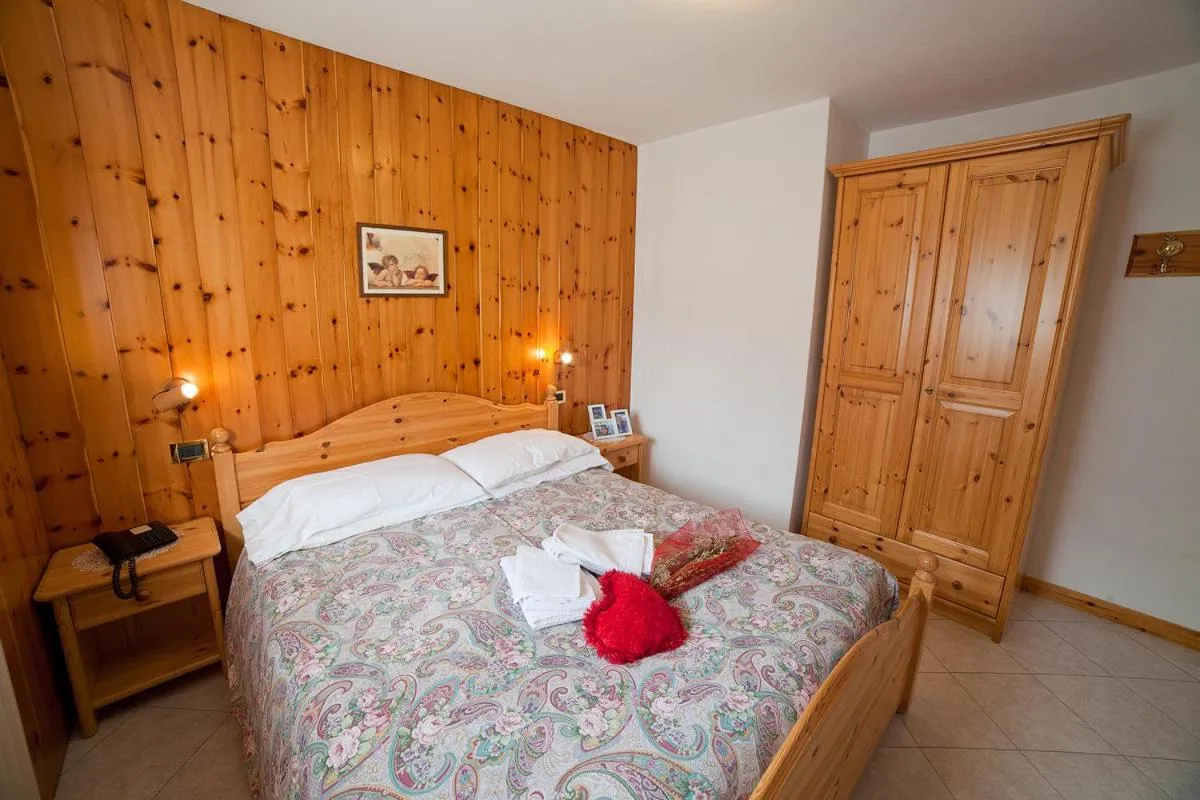 Bed in Chalet Bucaneve