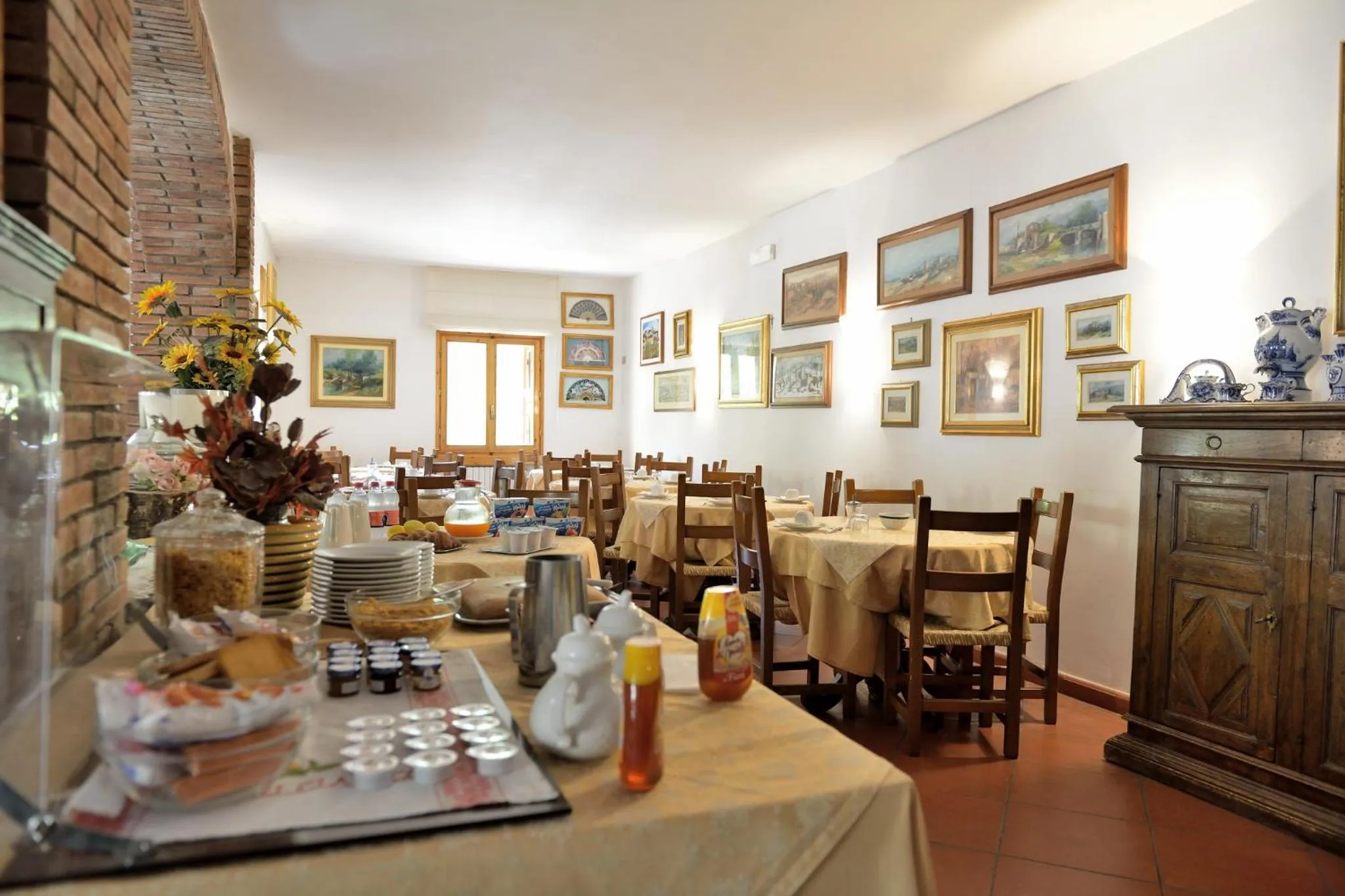 Breakfast in Hotel Archimede