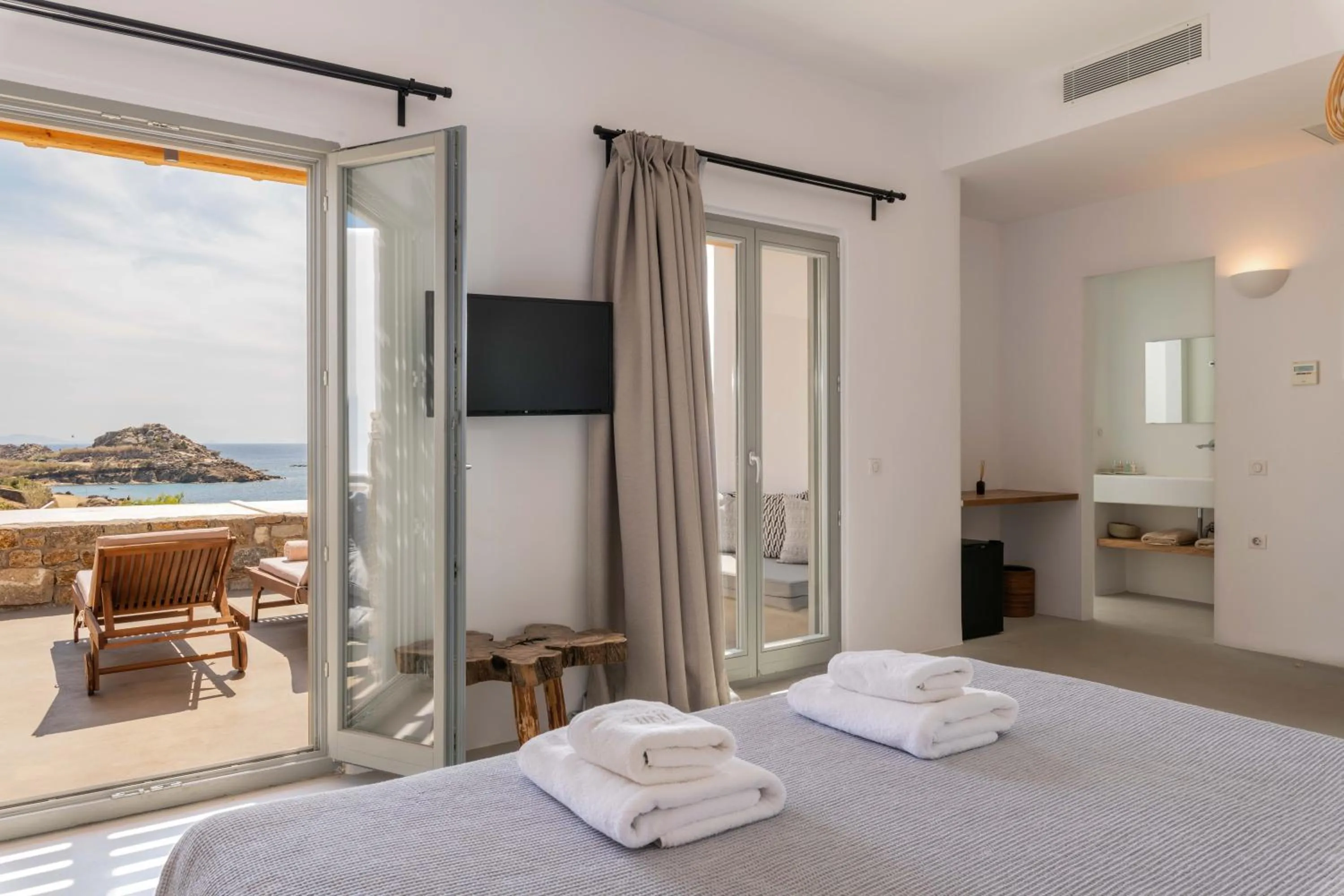 Balcony/Terrace, Bed in Trinity Mykonos - Beachfront Villa