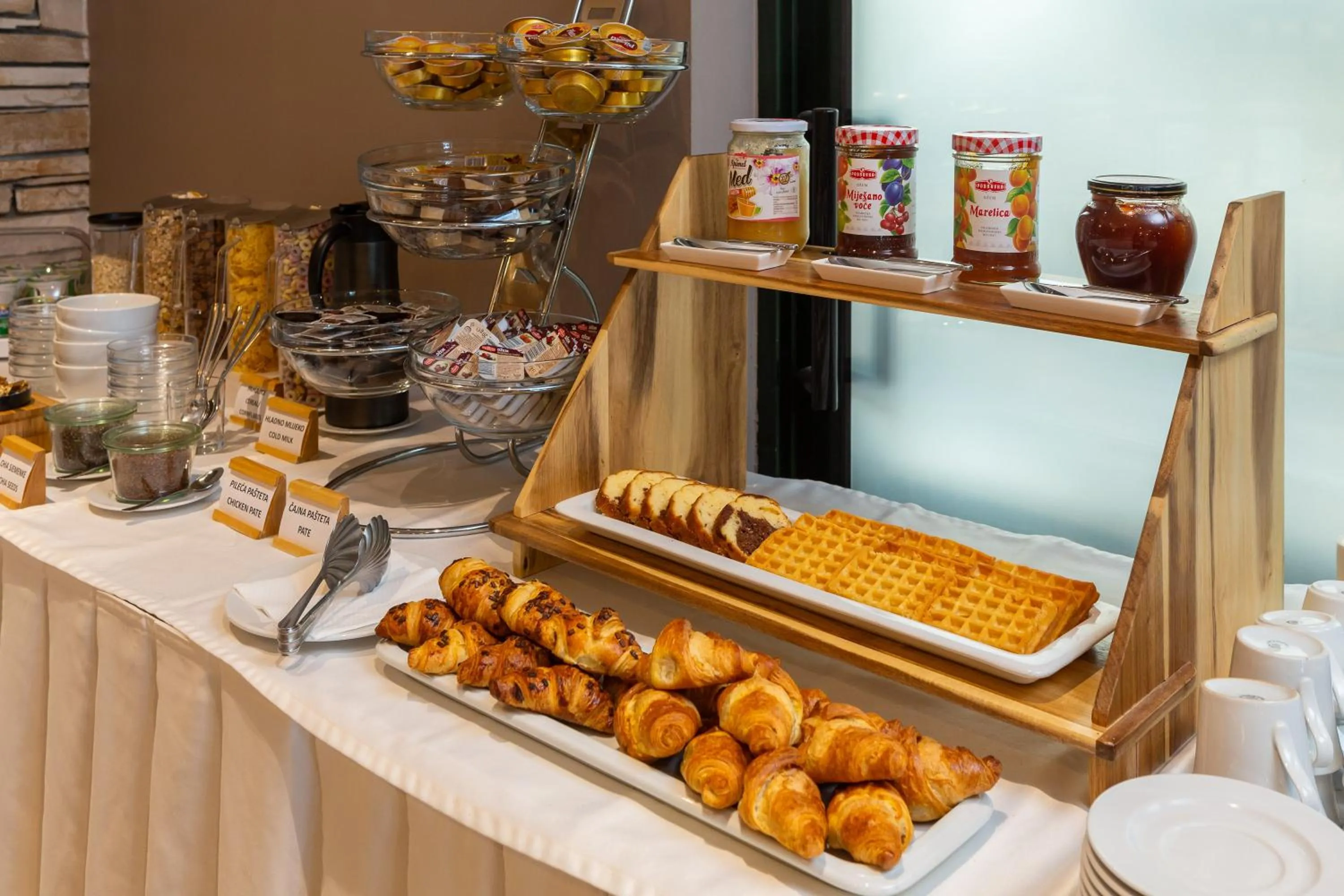 Food and drinks in Hotel Central Beach 9