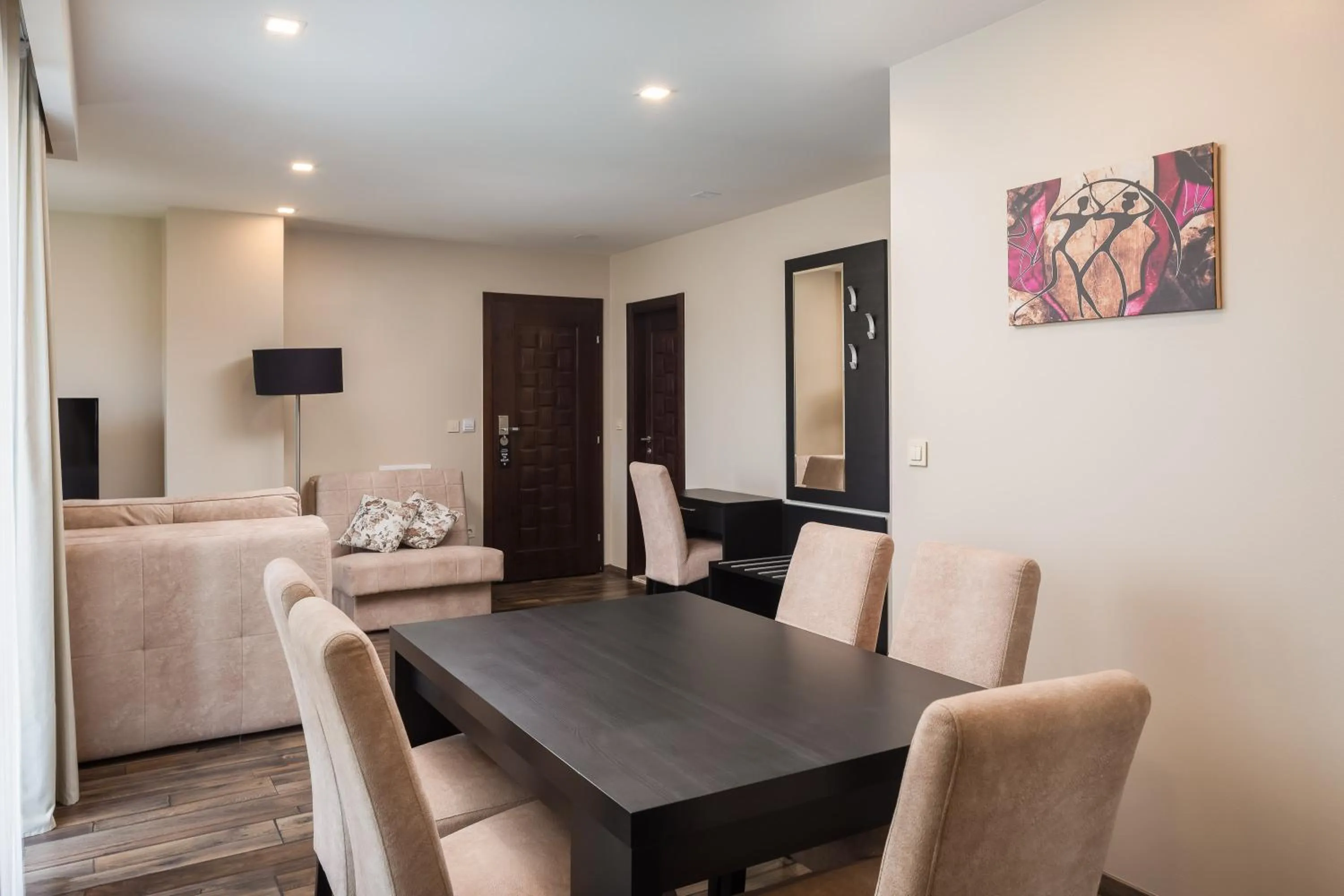 Dining area in Hotel Central Beach 9