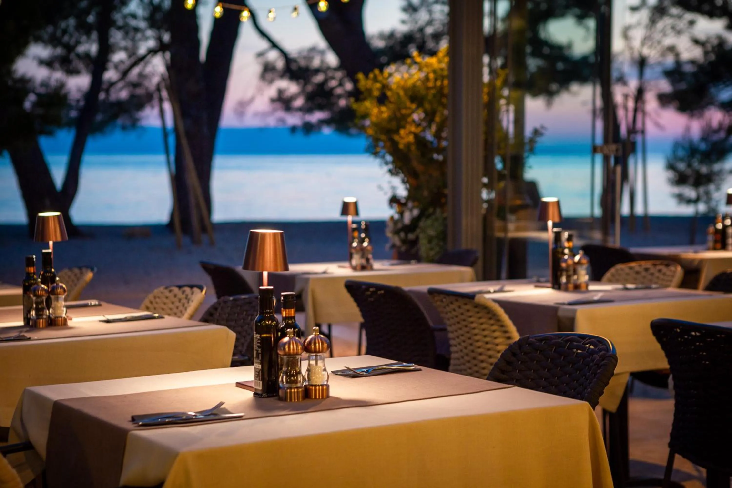 Restaurant/places to eat in Hotel Central Beach 9