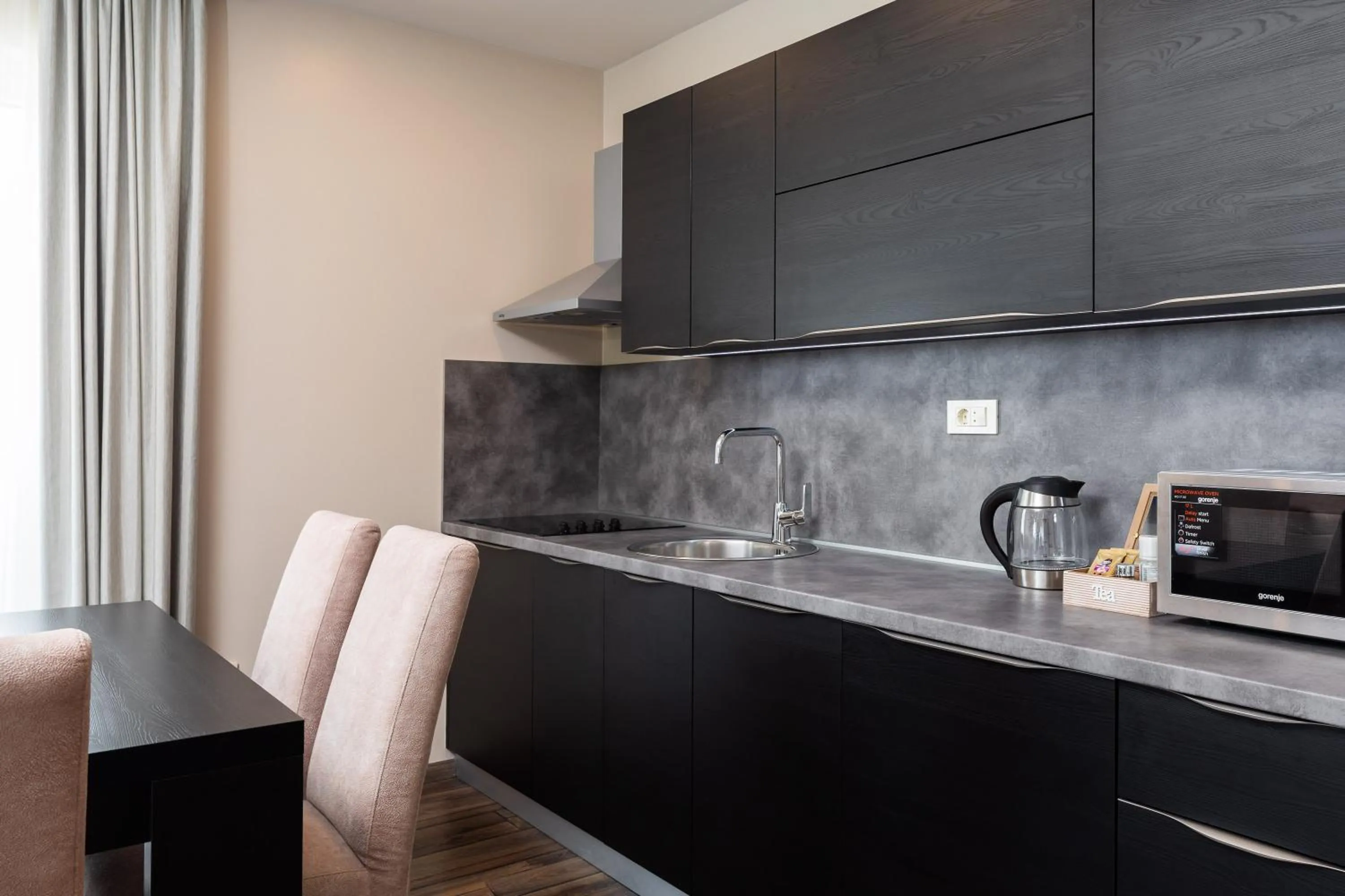 kitchen in Hotel Central Beach 9