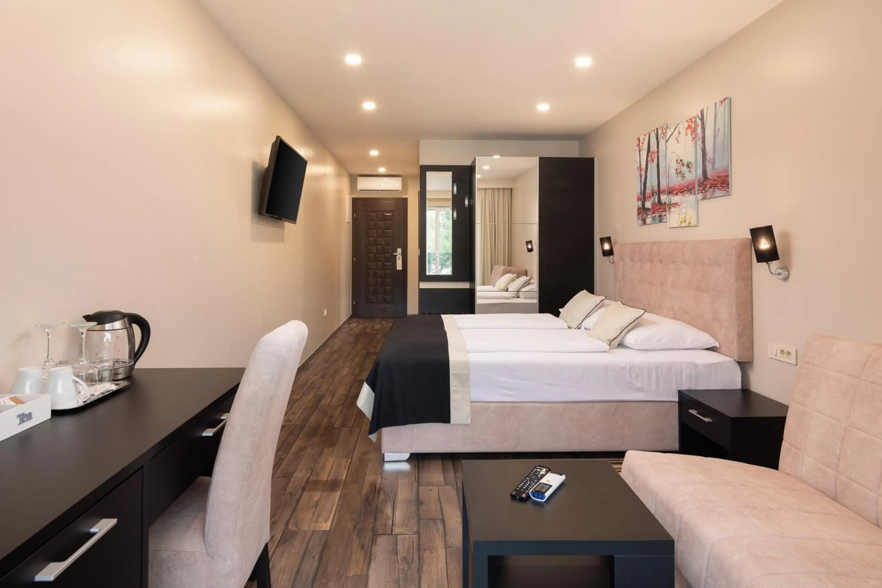 Bedroom, Bed in Hotel Central Beach 9