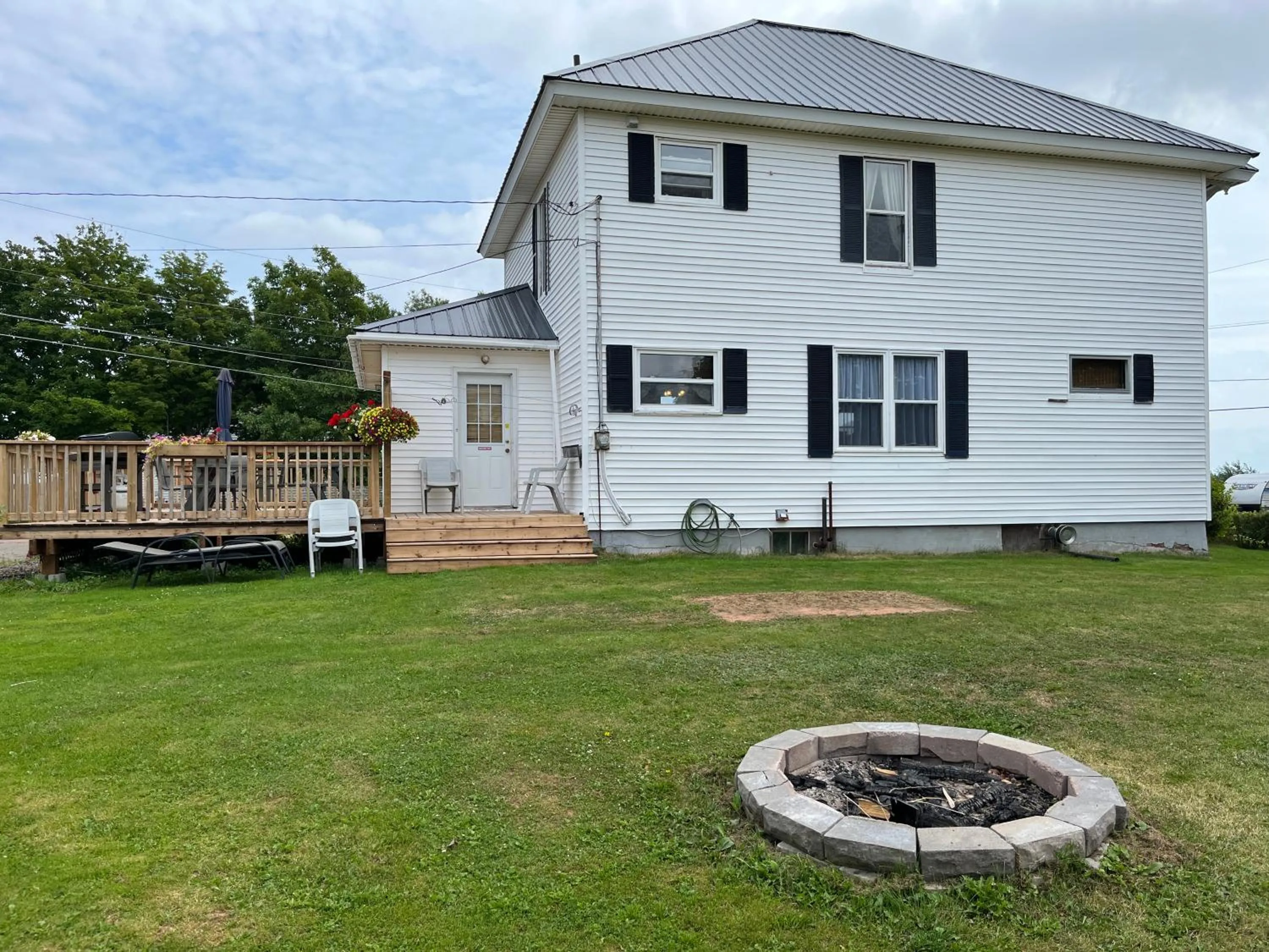 Property building in The Coastal Country House in New Brunswick