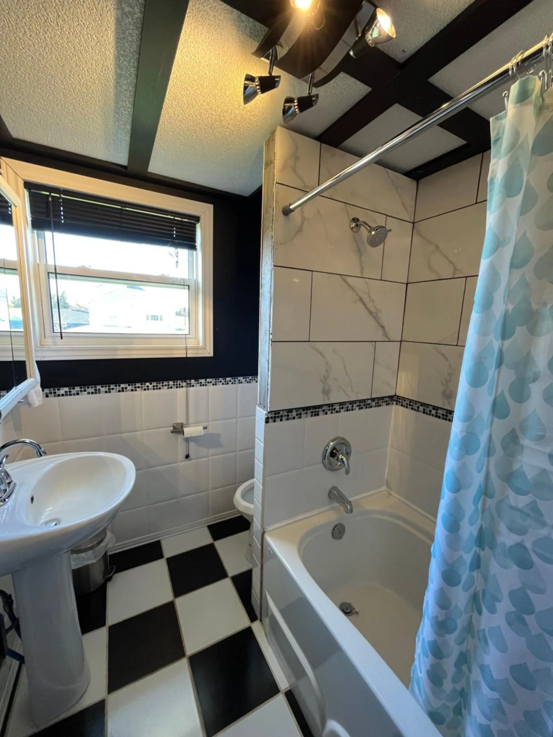 Shower in The Coastal Country House in New Brunswick