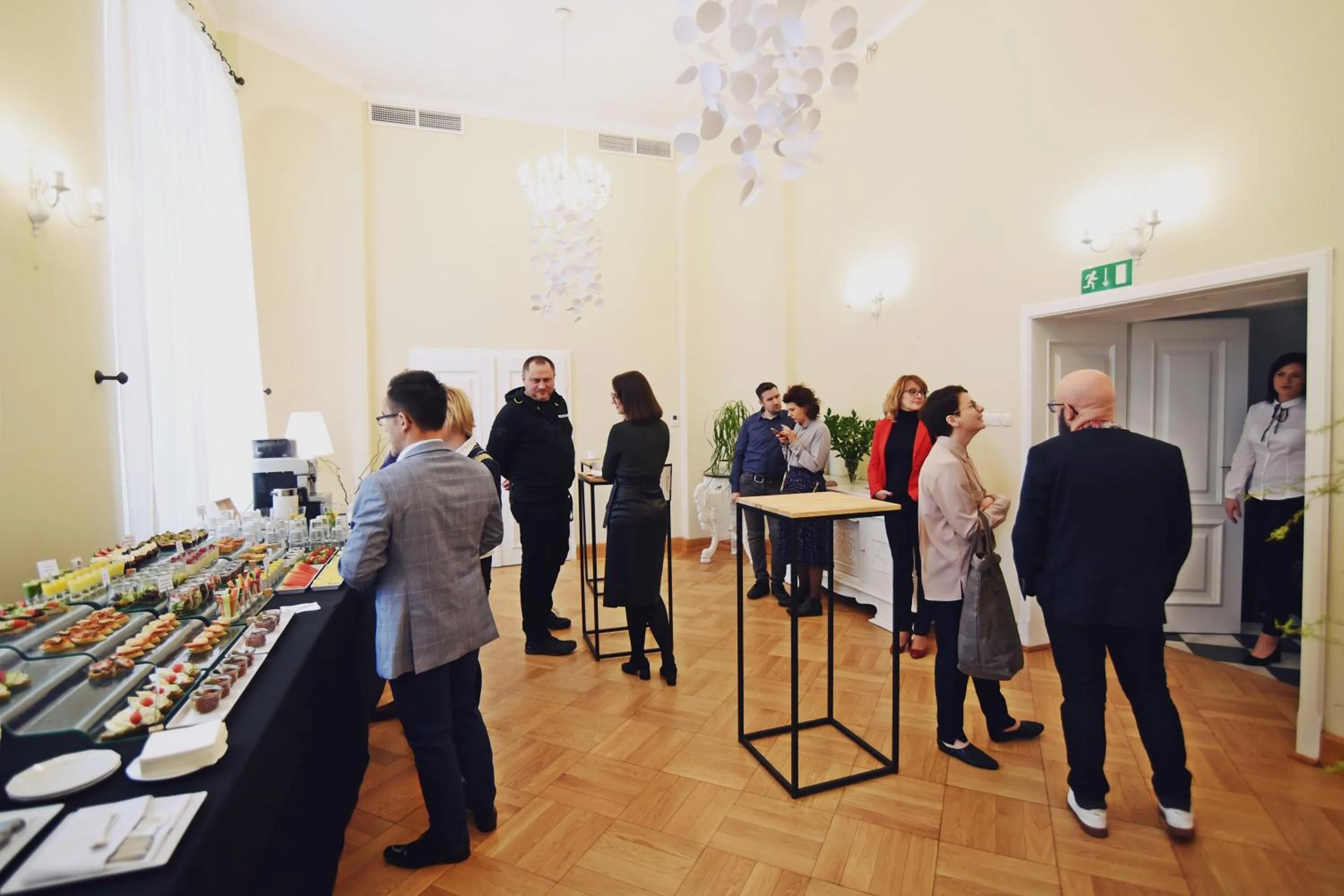 Restaurant/places to eat in Pałac Pakosław