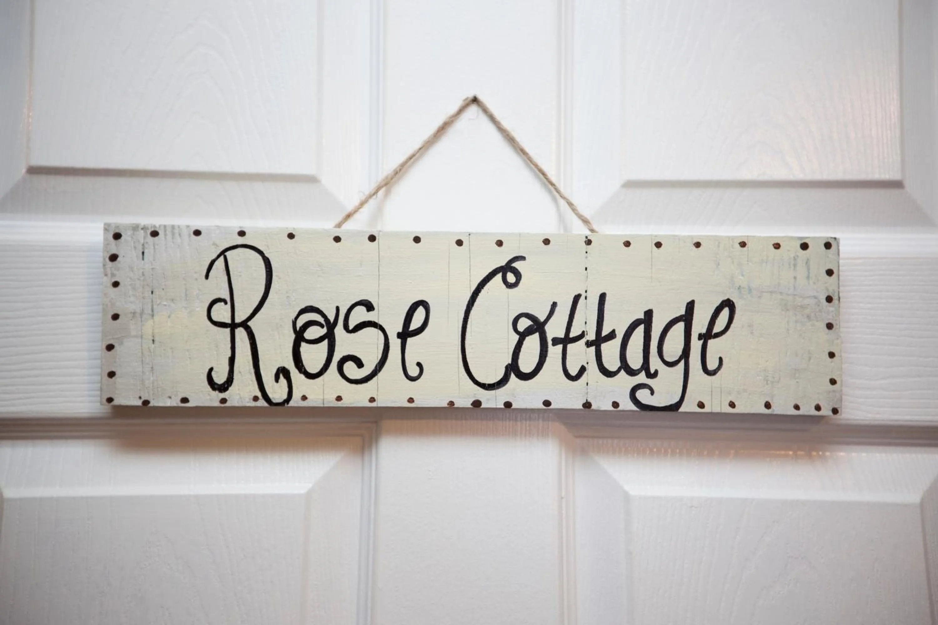 Property building in Brenda Lee History 4BR Retreat Pool Hot Tub