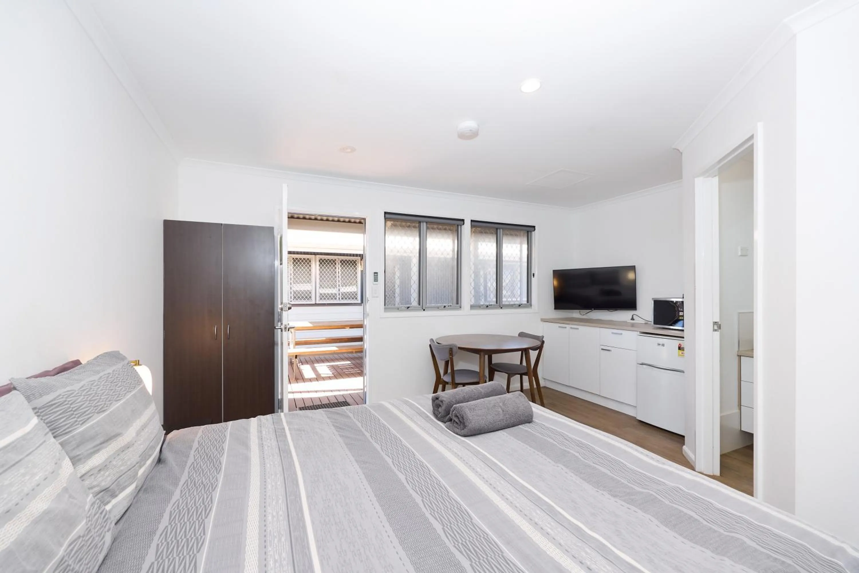 Photo of the whole room, Bed in RAC Exmouth Cape Holiday Park