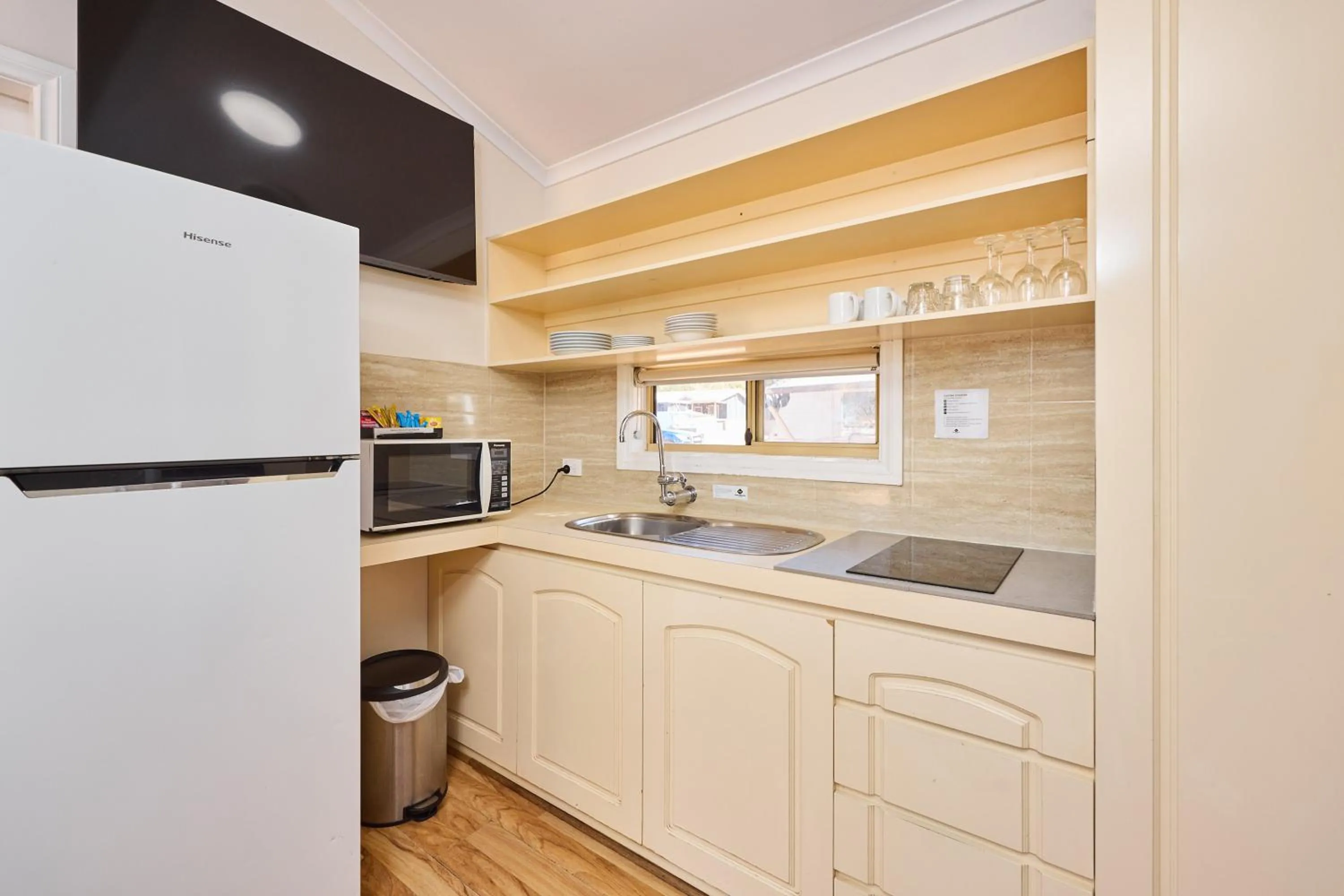 Kitchen or kitchenette in RAC Exmouth Cape Holiday Park