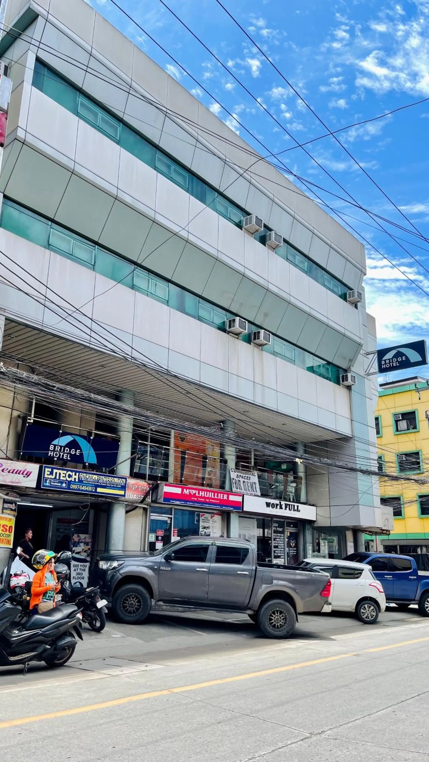 Property building in Bridge Hotel