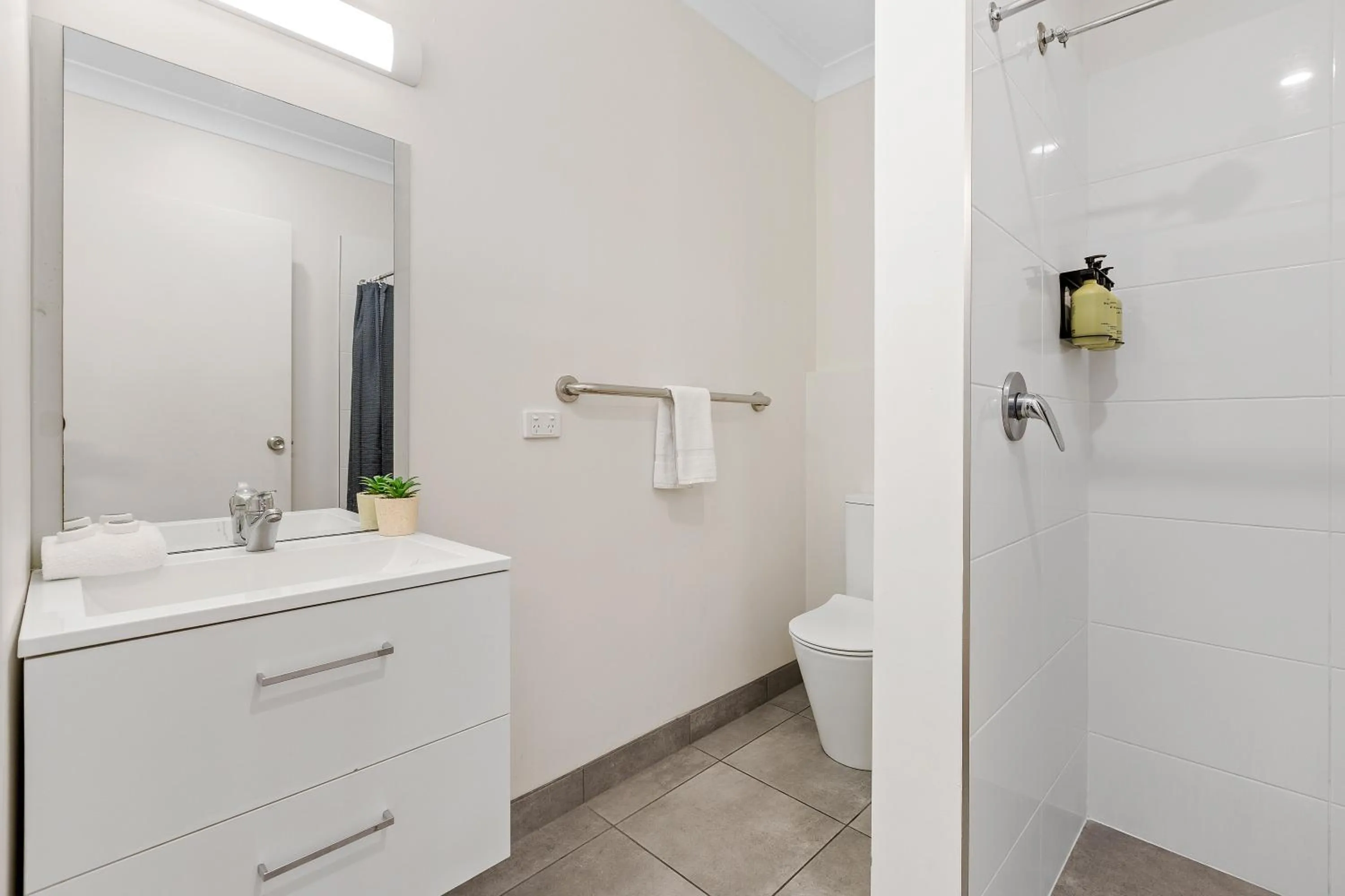 Shower in Tasman Holiday Parks - Airlie Beach