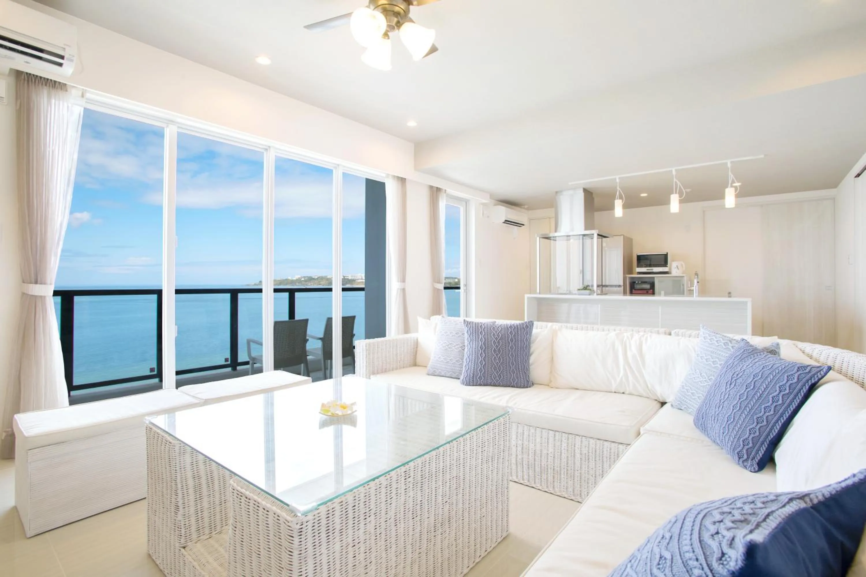 Kitchen or kitchenette in Costa Bella Condominium Resort